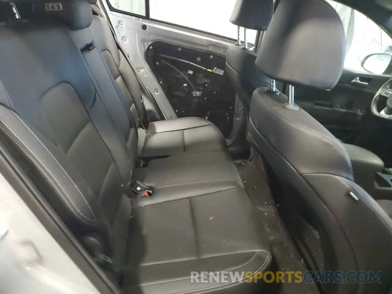 12 fotografías del automóvil dañado KNDP6CAC0L7633620 KIA SPORTAGE 2020