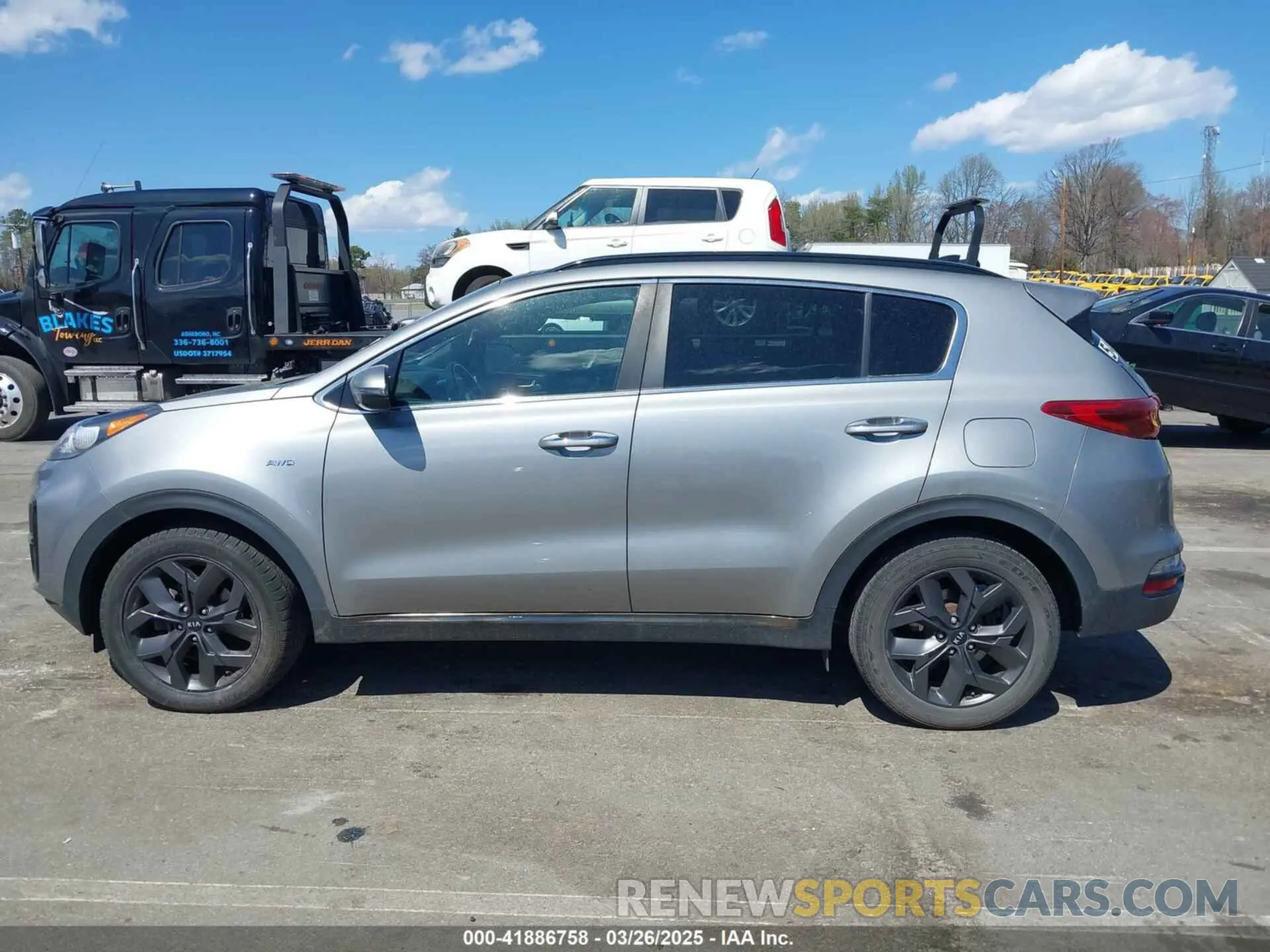 14 fotografías del automóvil dañado KNDP6CAC2L7663346 KIA SPORTAGE 2020