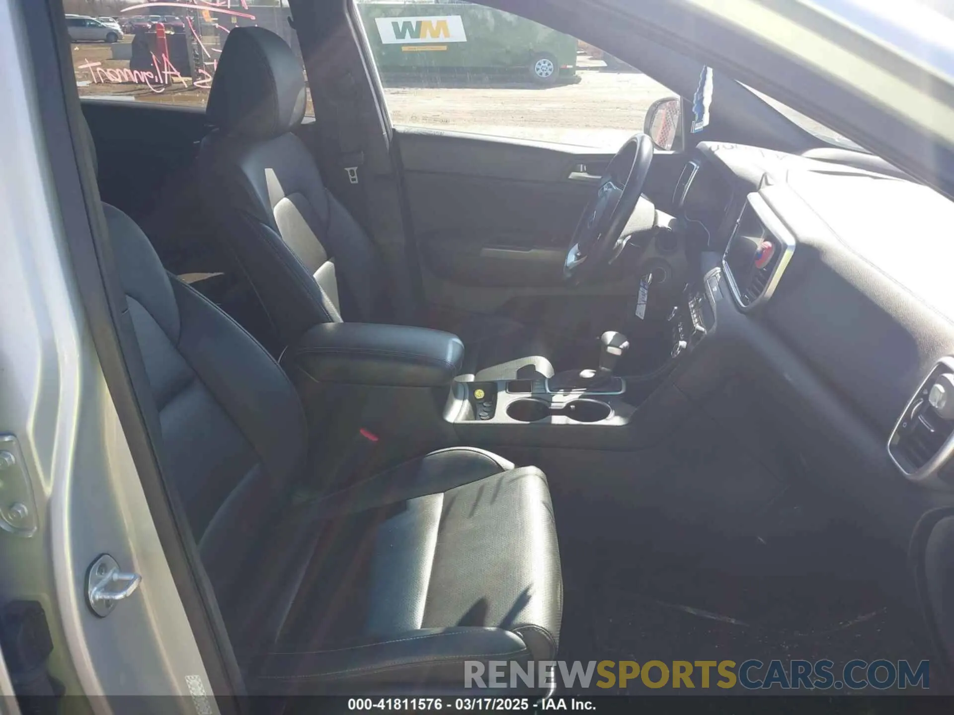 5 fotografías del automóvil dañado KNDP6CAC3L7656714 KIA SPORTAGE 2020