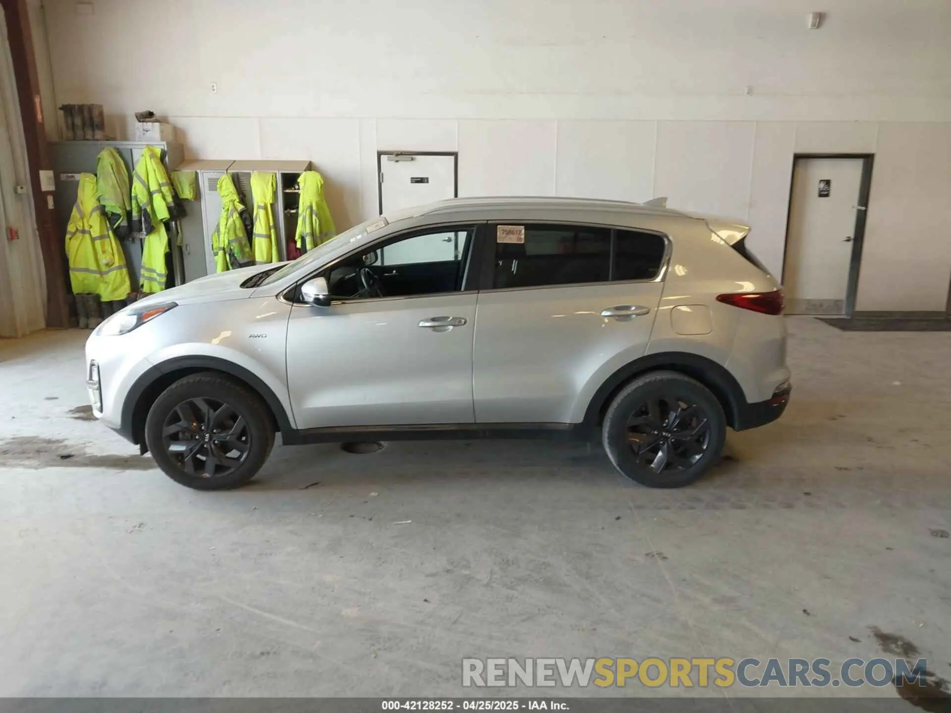 14 fotografías del automóvil dañado KNDP6CAC3L7813464 KIA SPORTAGE 2020