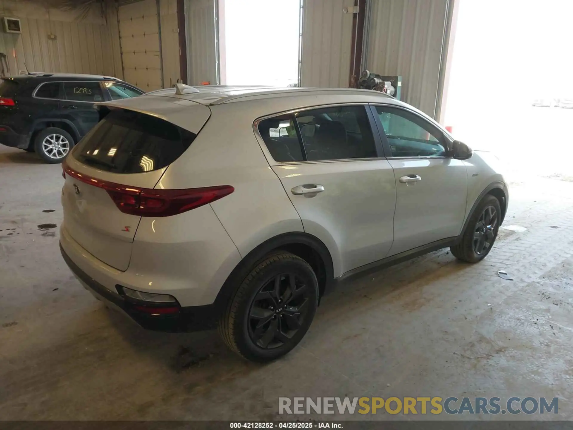 4 fotografías del automóvil dañado KNDP6CAC3L7813464 KIA SPORTAGE 2020