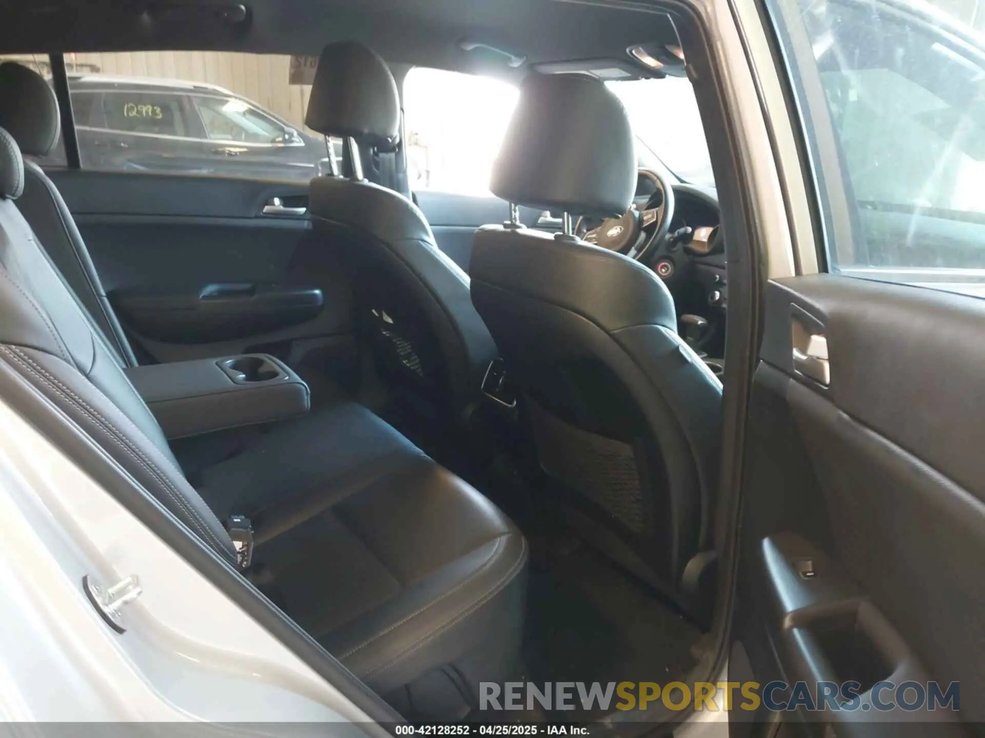 8 fotografías del automóvil dañado KNDP6CAC3L7813464 KIA SPORTAGE 2020