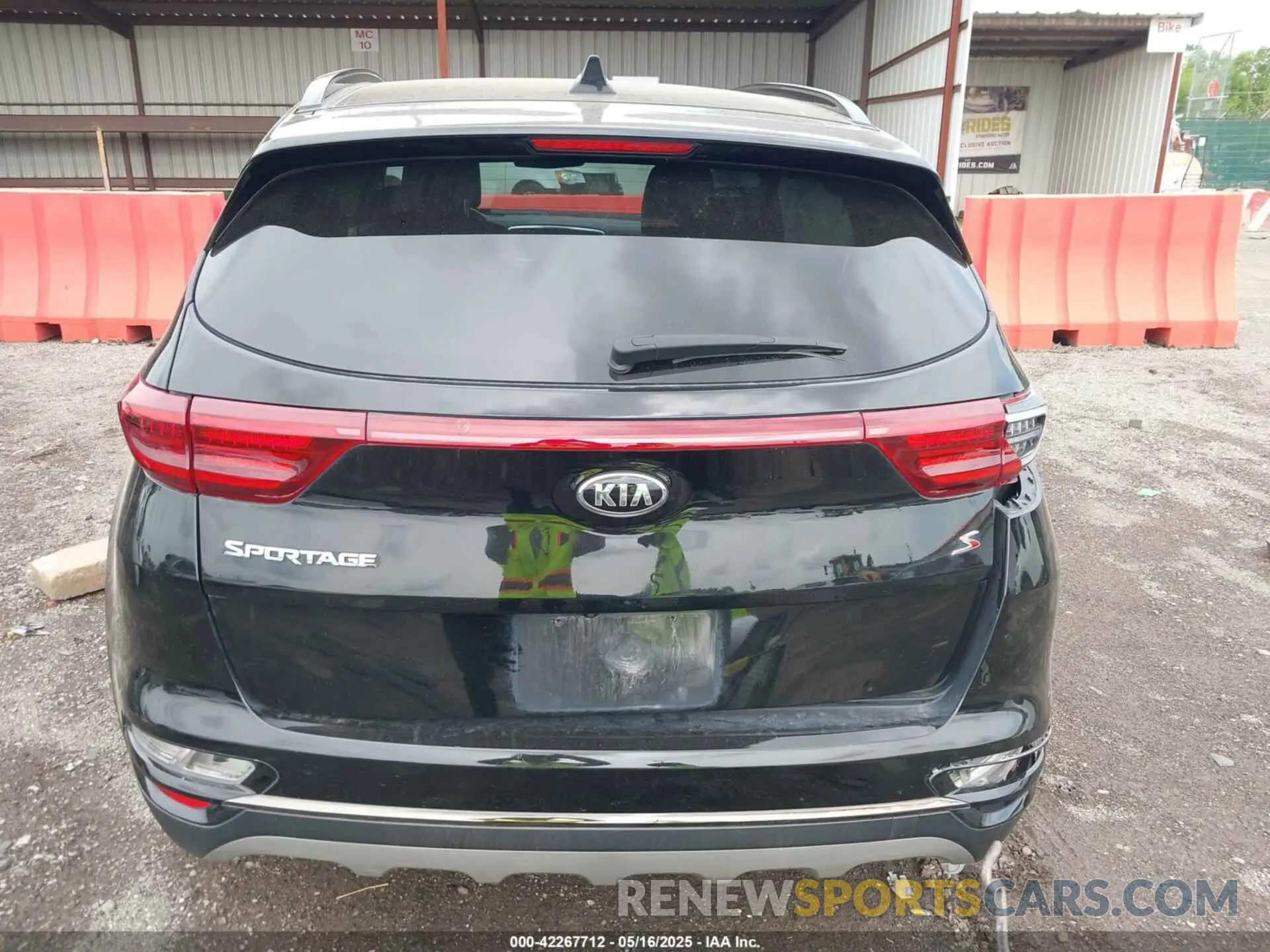 16 fotografías del automóvil dañado KNDP6CAC5L7683283 KIA SPORTAGE 2020