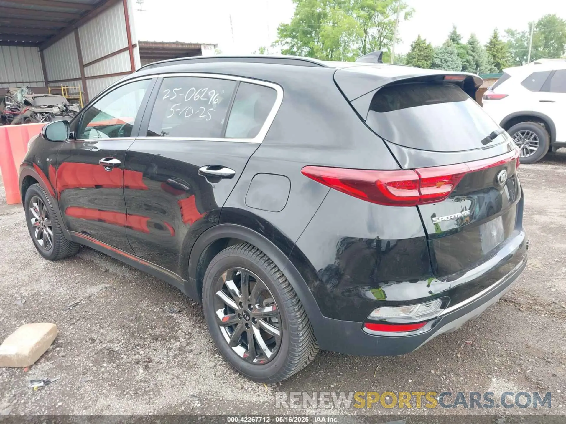 3 fotografías del automóvil dañado KNDP6CAC5L7683283 KIA SPORTAGE 2020