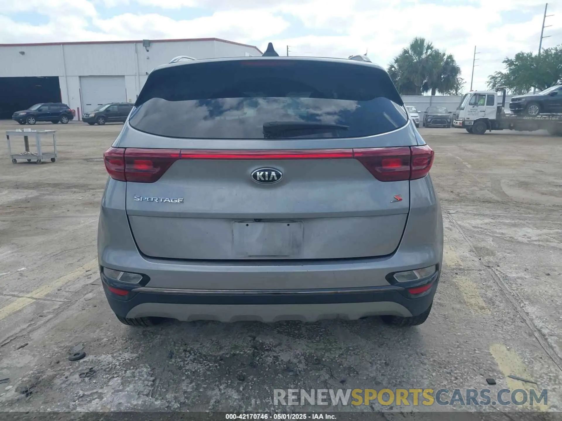 15 fotografías del automóvil dañado KNDP6CAC8L7746389 KIA SPORTAGE 2020