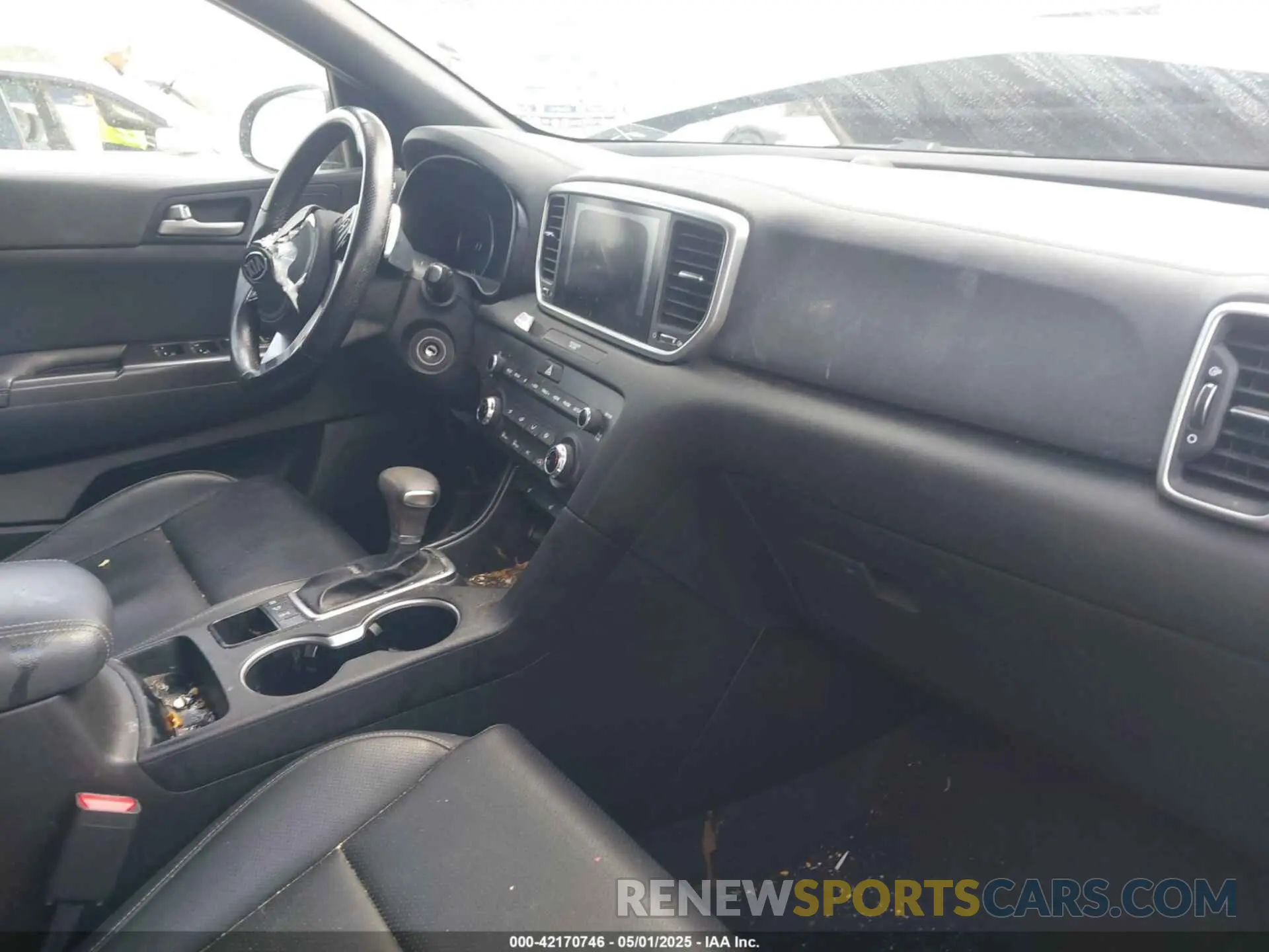 5 fotografías del automóvil dañado KNDP6CAC8L7746389 KIA SPORTAGE 2020