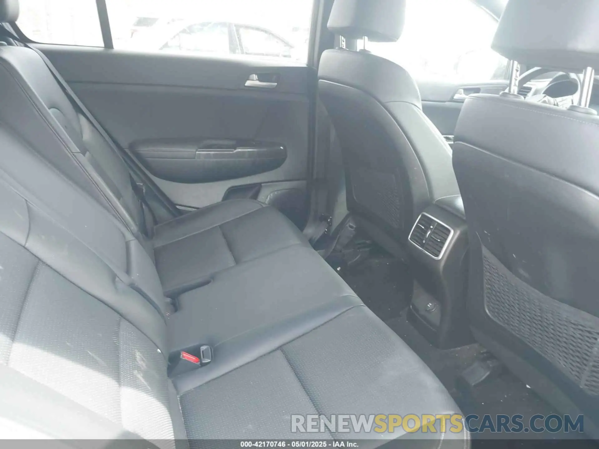 8 fotografías del automóvil dañado KNDP6CAC8L7746389 KIA SPORTAGE 2020