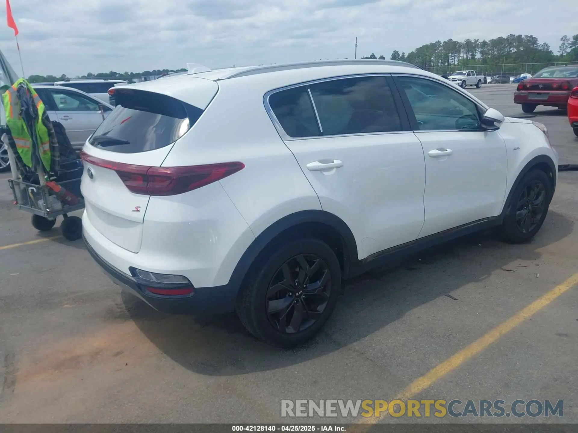 4 fotografías del automóvil dañado KNDP6CAC9L7725051 KIA SPORTAGE 2020