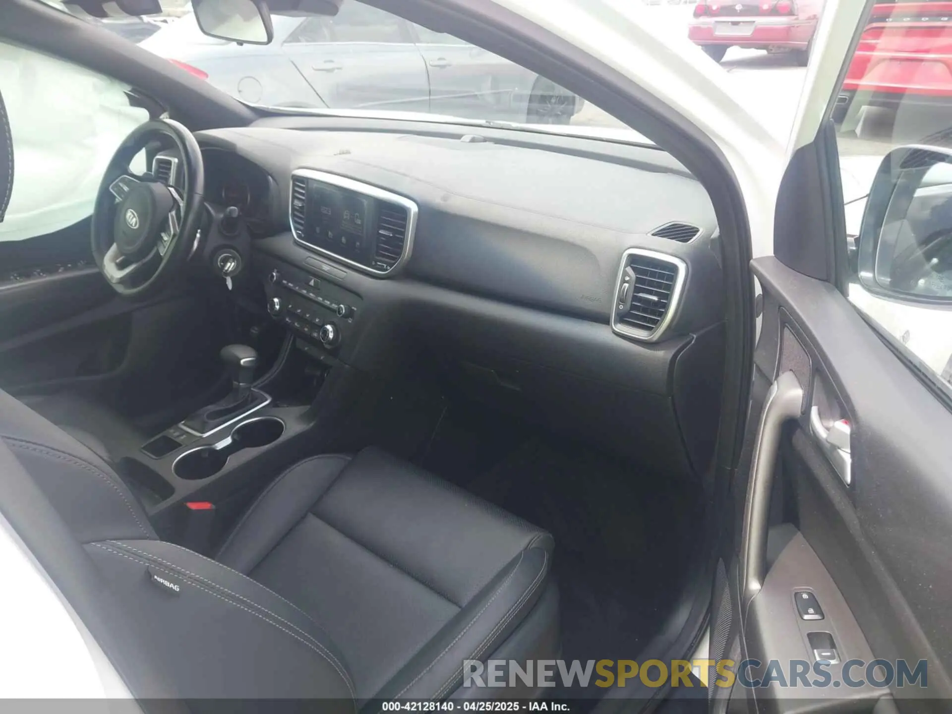 5 fotografías del automóvil dañado KNDP6CAC9L7725051 KIA SPORTAGE 2020