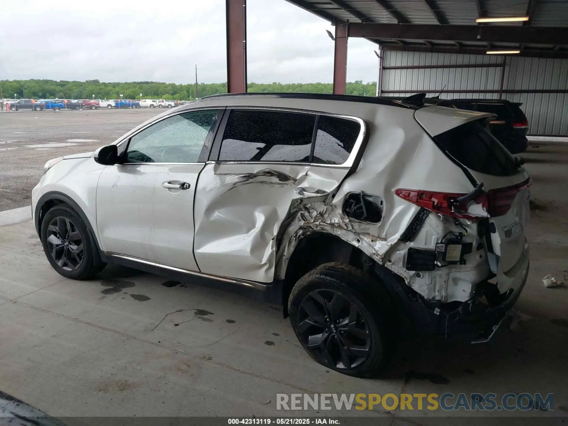 14 fotografías del automóvil dañado KNDP6CAC9L7767946 KIA SPORTAGE 2020