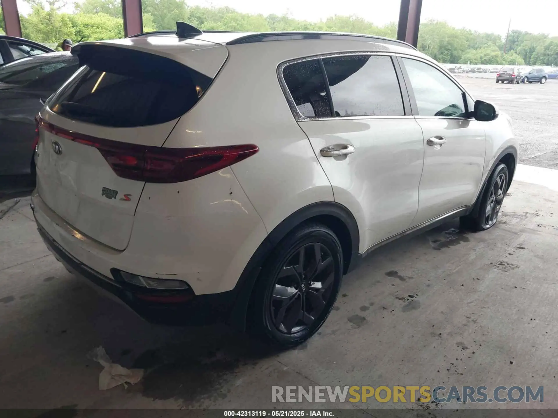4 fotografías del automóvil dañado KNDP6CAC9L7767946 KIA SPORTAGE 2020