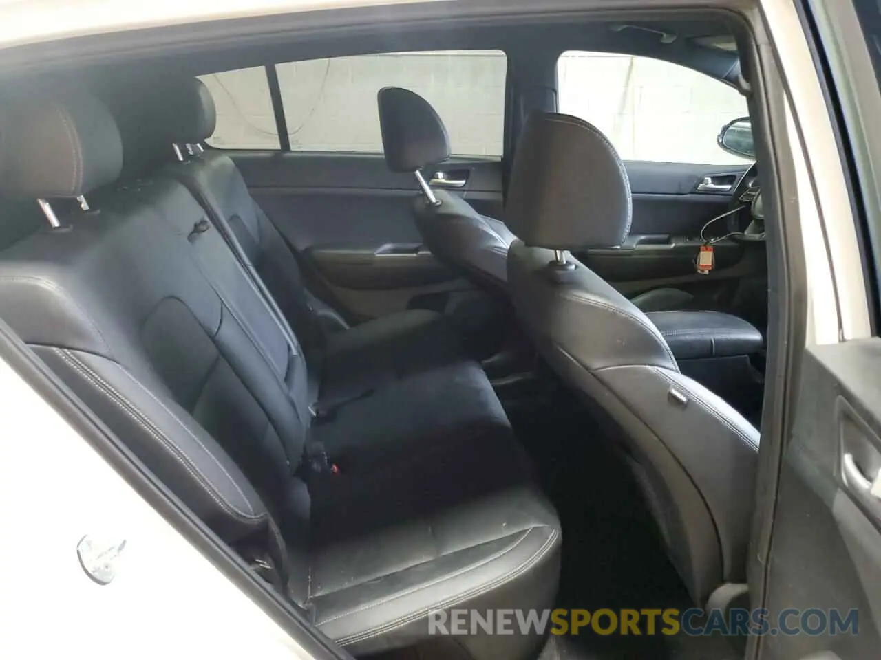 11 fotografías del automóvil dañado KNDP6CAC9L7838515 KIA SPORTAGE 2020