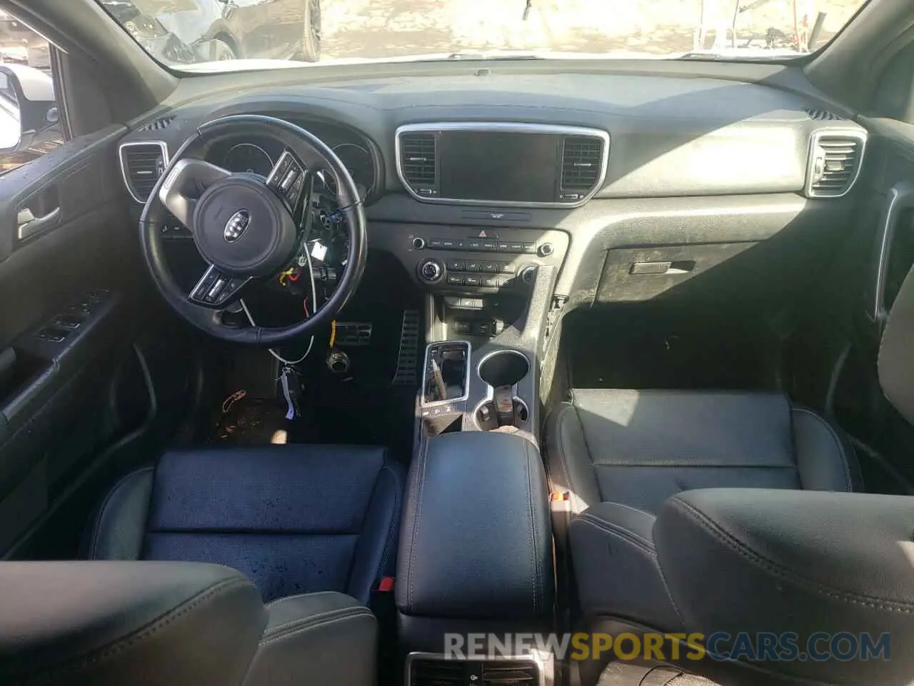 8 fotografías del automóvil dañado KNDP6CACXL7680380 KIA SPORTAGE 2020