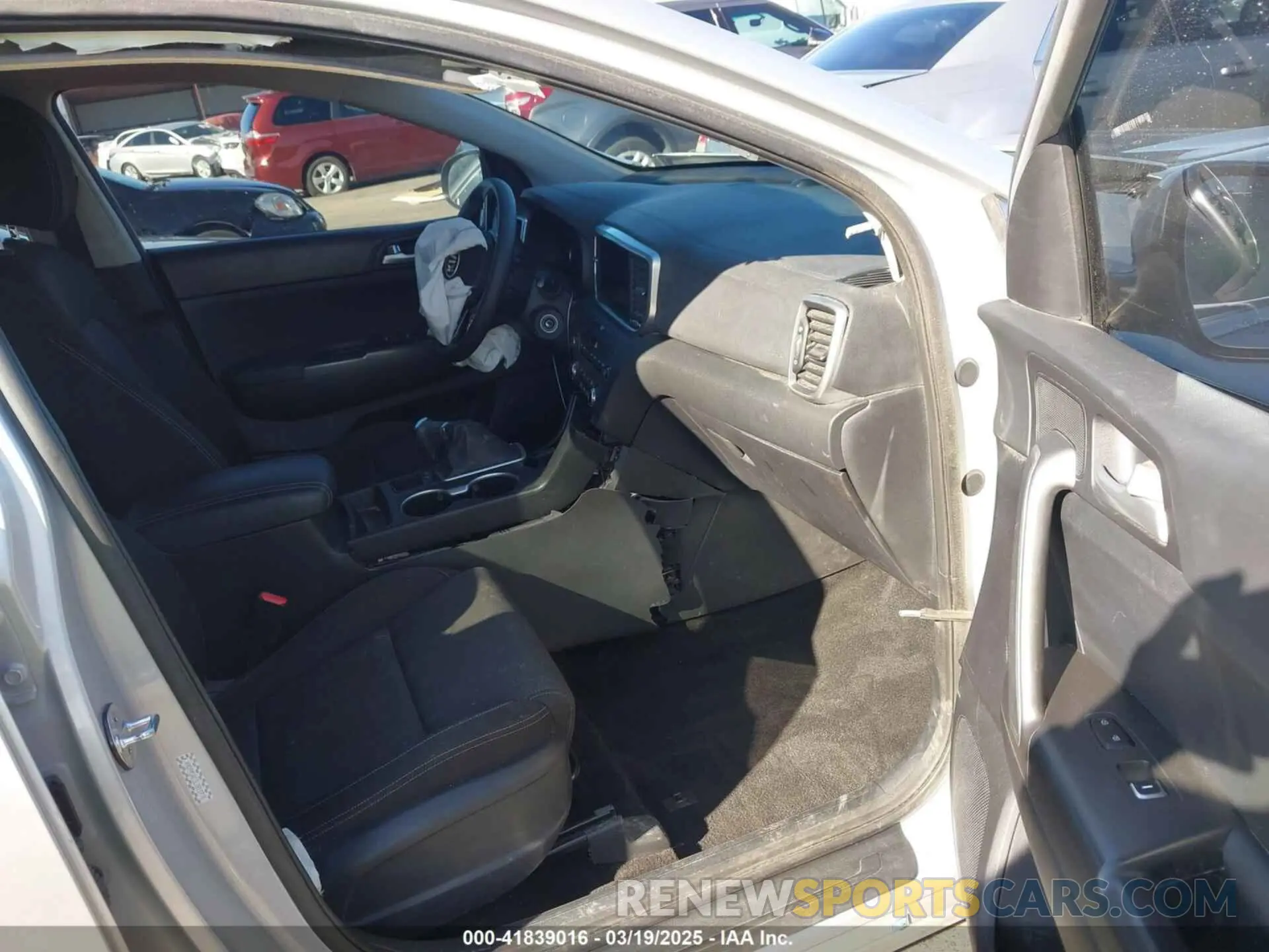 5 fotografías del automóvil dañado KNDPM3AC3L7815978 KIA SPORTAGE 2020