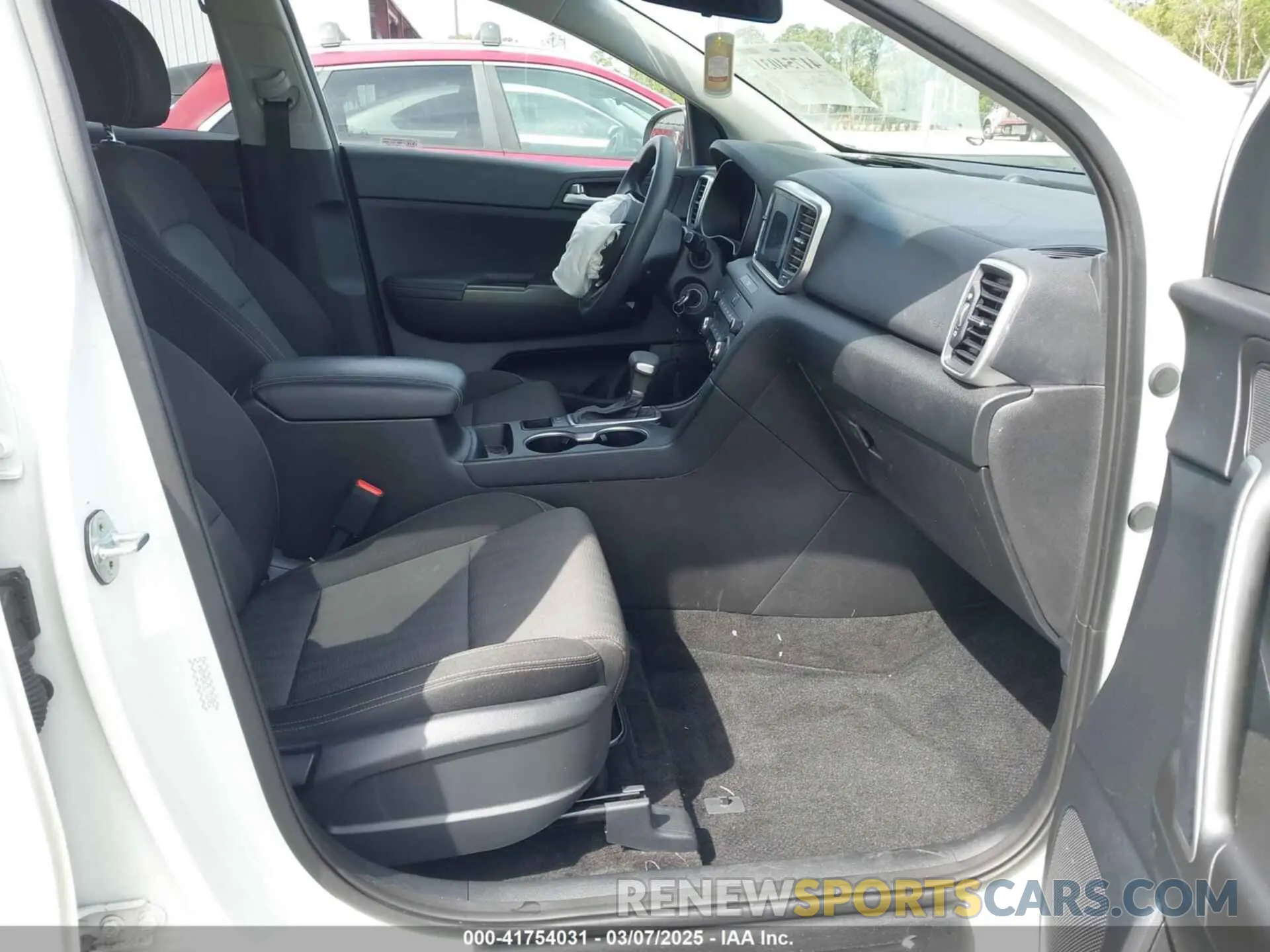5 fotografías del automóvil dañado KNDPM3AC7L7723952 KIA SPORTAGE 2020