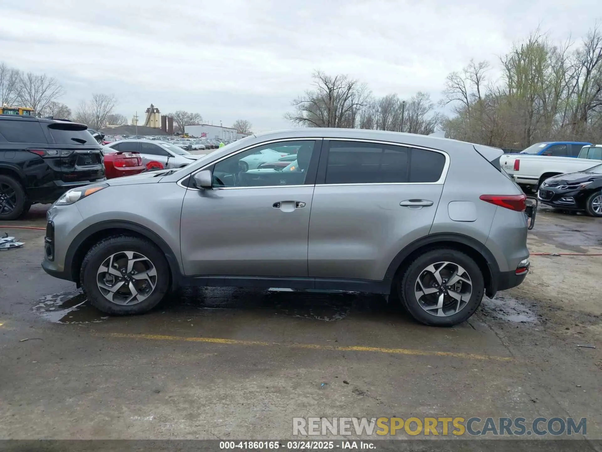13 fotografías del automóvil dañado KNDPM3AC7L7756479 KIA SPORTAGE 2020
