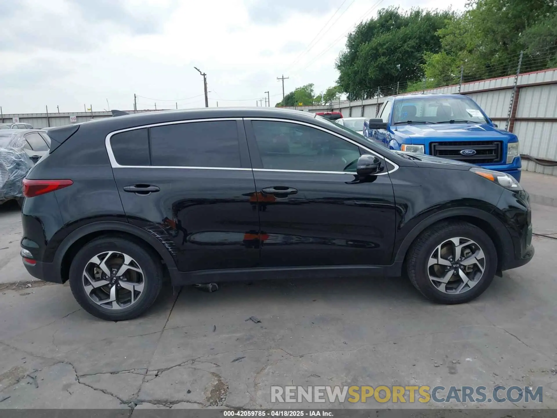 12 fotografías del automóvil dañado KNDPM3AC7L7836932 KIA SPORTAGE 2020