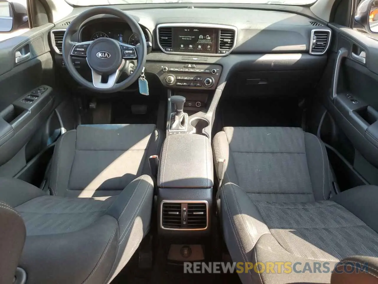 8 fotografías del automóvil dañado KNDPMCAC0L7816960 KIA SPORTAGE 2020