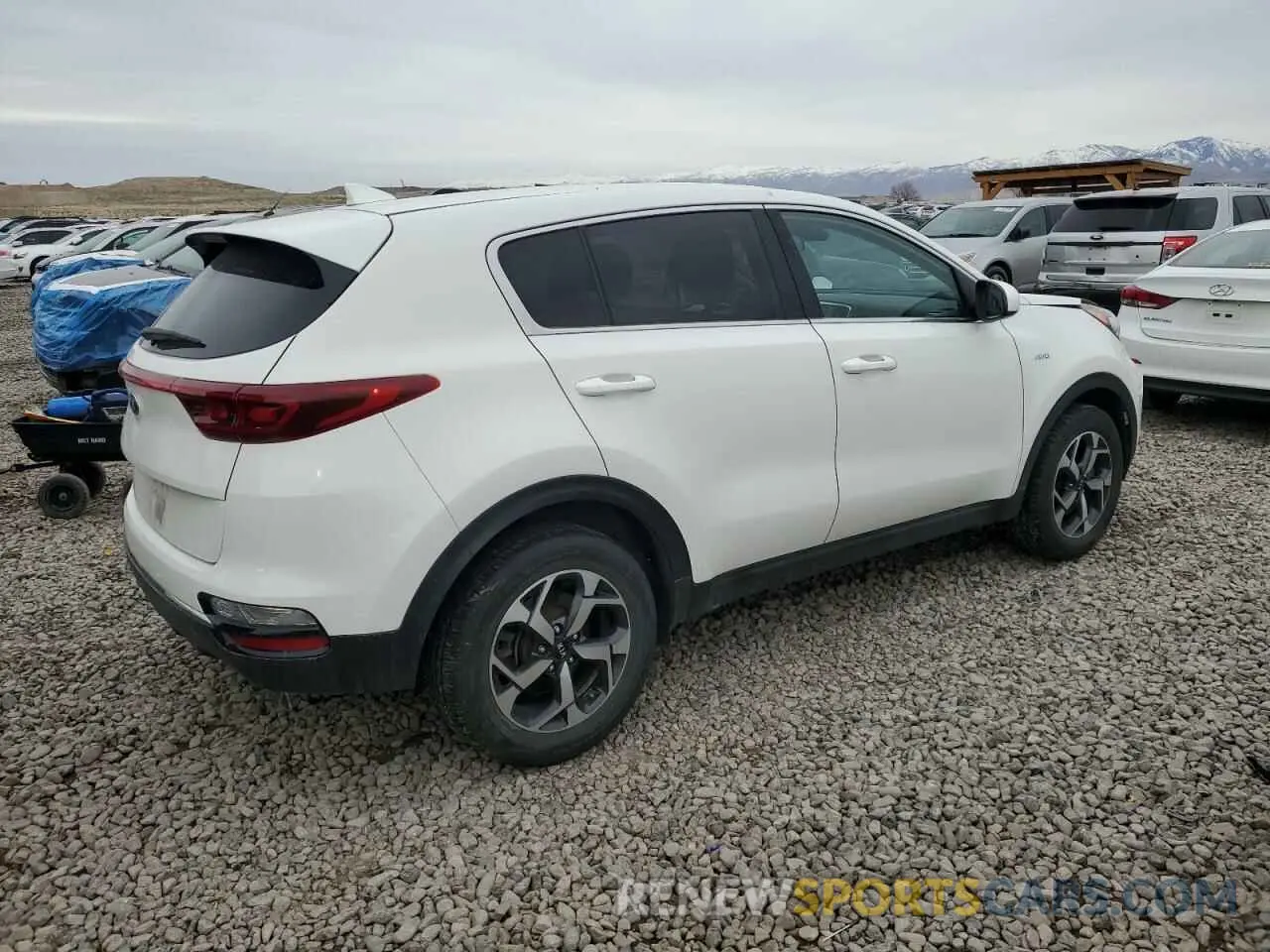 3 fotografías del automóvil dañado KNDPMCAC1L7687398 KIA SPORTAGE 2020