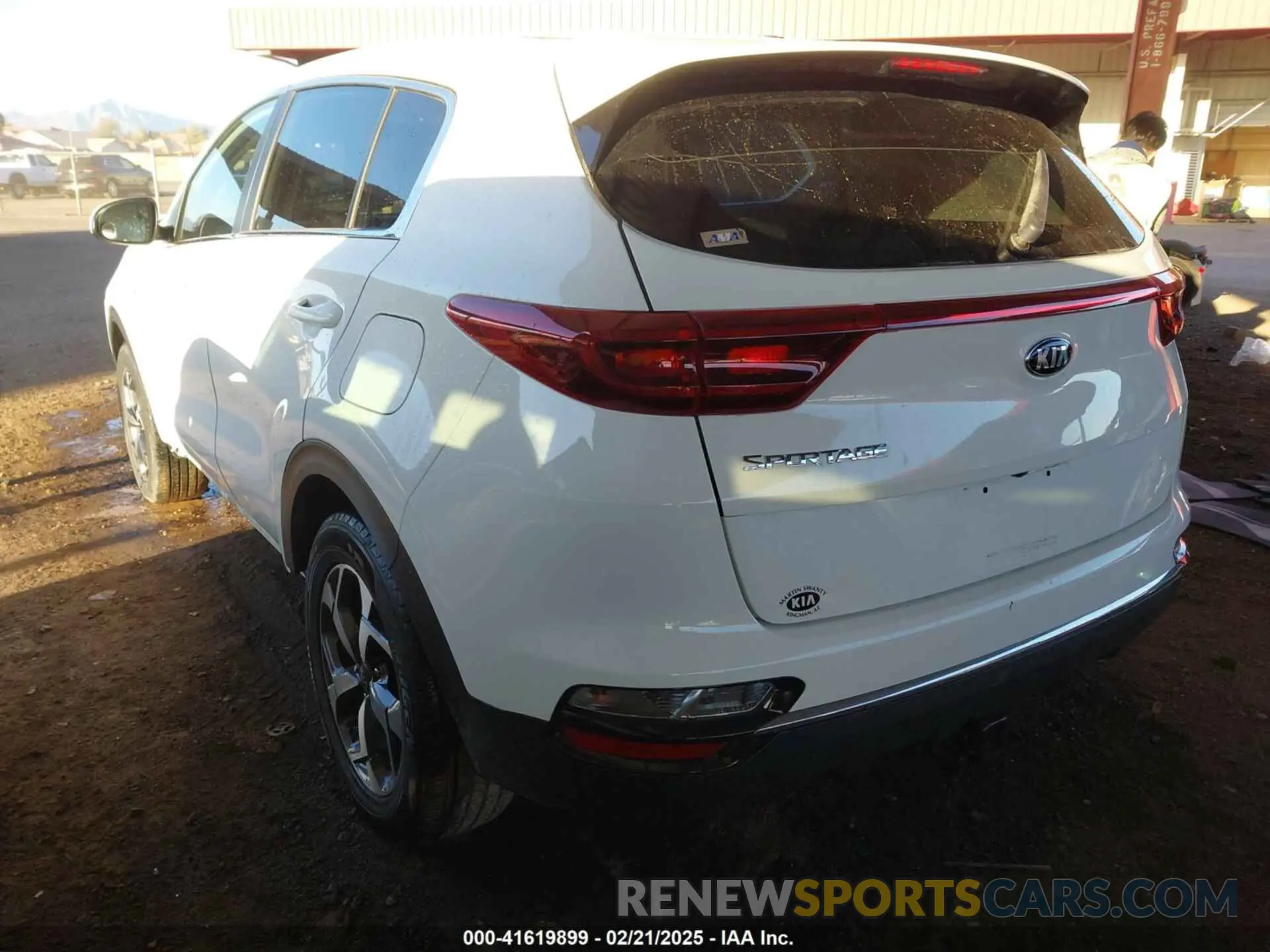 3 fotografías del automóvil dañado KNDPMCAC1L7689099 KIA SPORTAGE 2020
