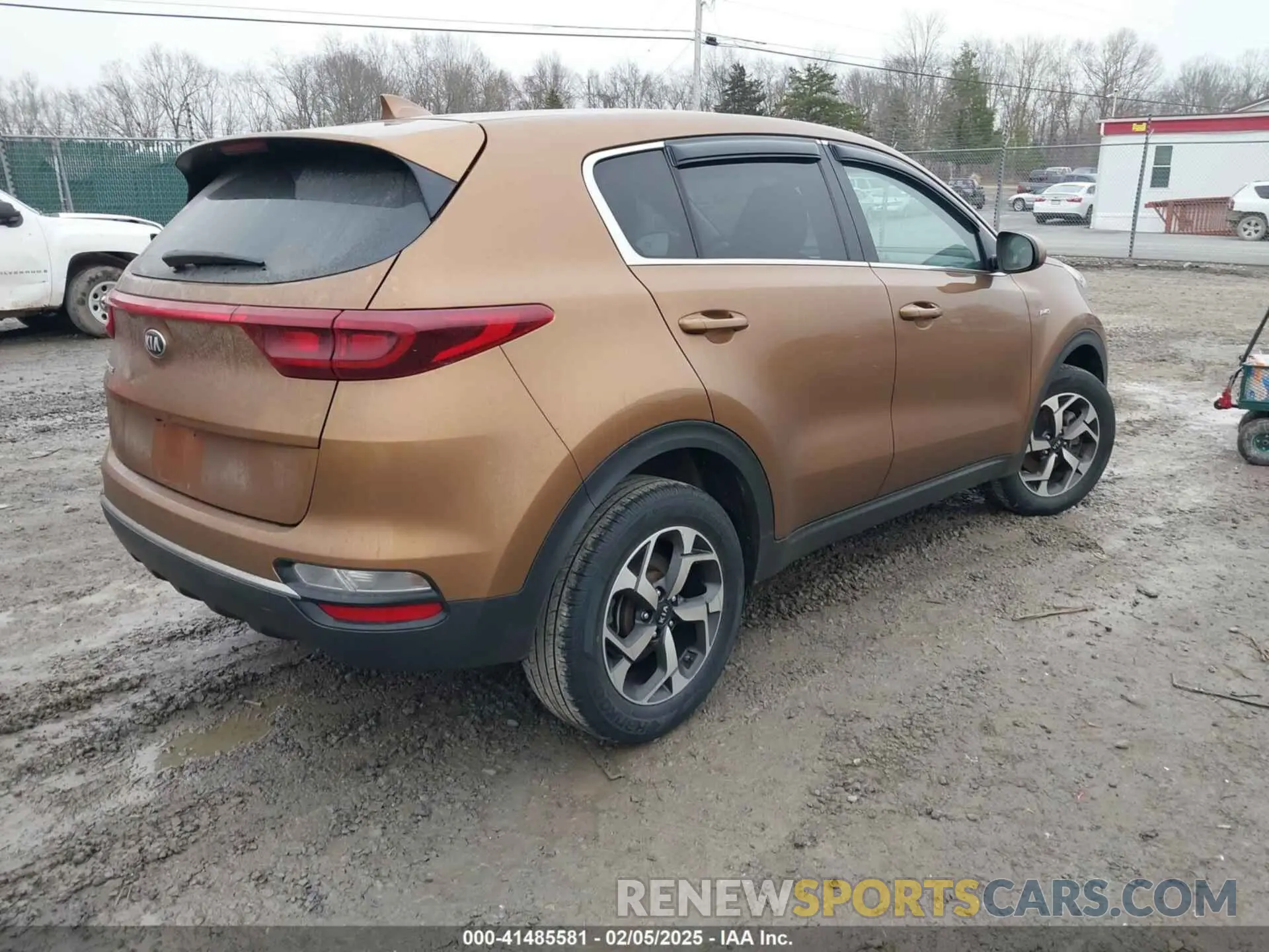 4 fotografías del automóvil dañado KNDPMCAC1L7807586 KIA SPORTAGE 2020
