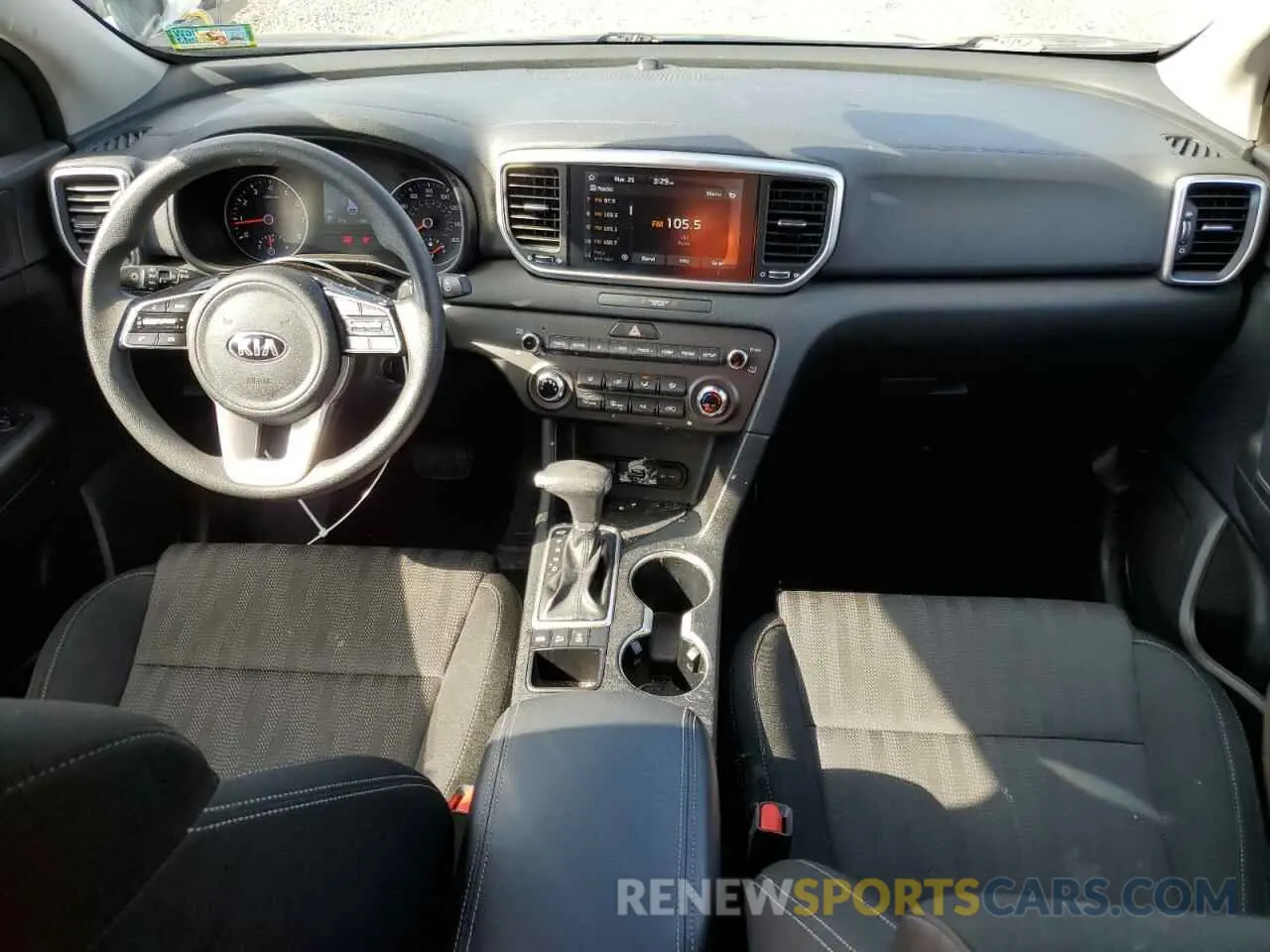 8 fotografías del automóvil dañado KNDPMCAC2L7630420 KIA SPORTAGE 2020