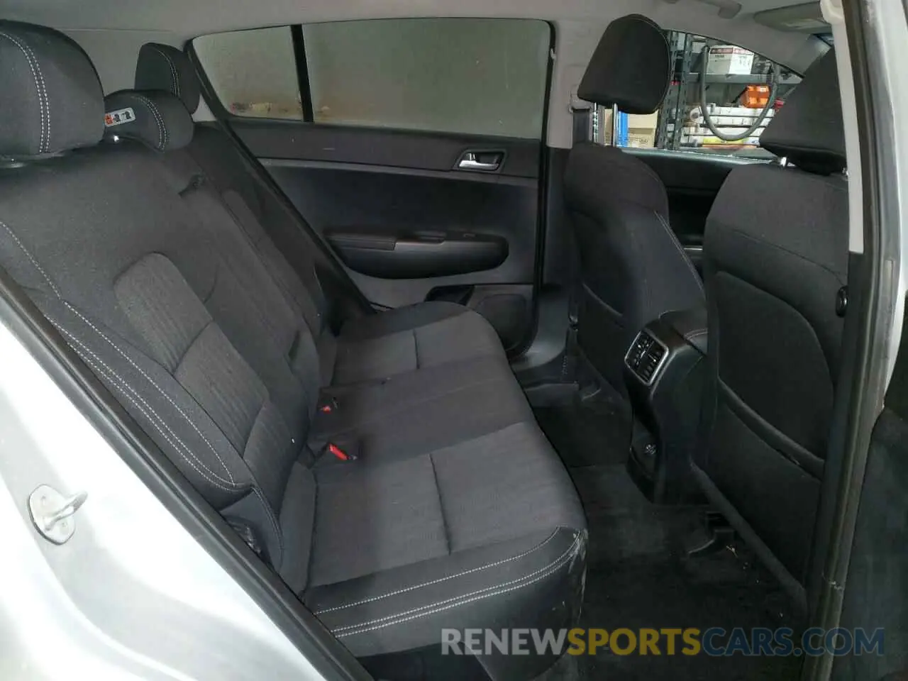 12 fotografías del automóvil dañado KNDPMCAC2L7641319 KIA SPORTAGE 2020