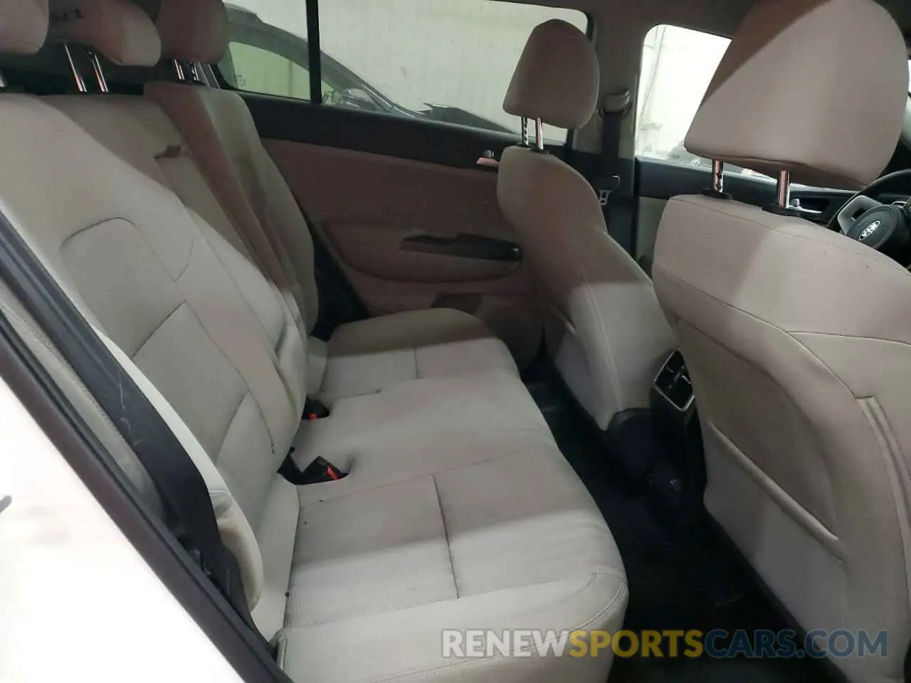 10 fotografías del automóvil dañado KNDPMCAC2L7679858 KIA SPORTAGE 2020