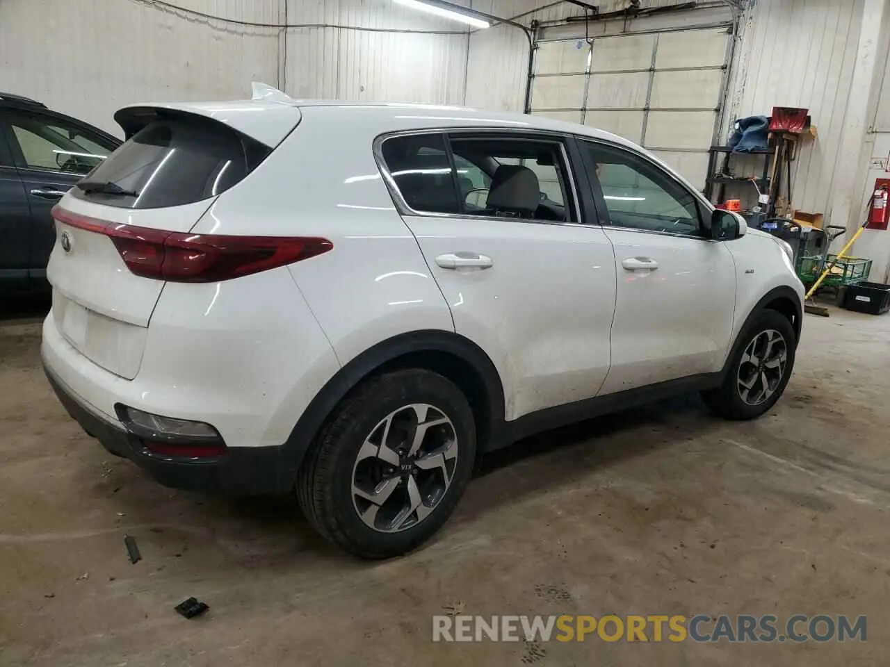 3 fotografías del automóvil dañado KNDPMCAC2L7679858 KIA SPORTAGE 2020