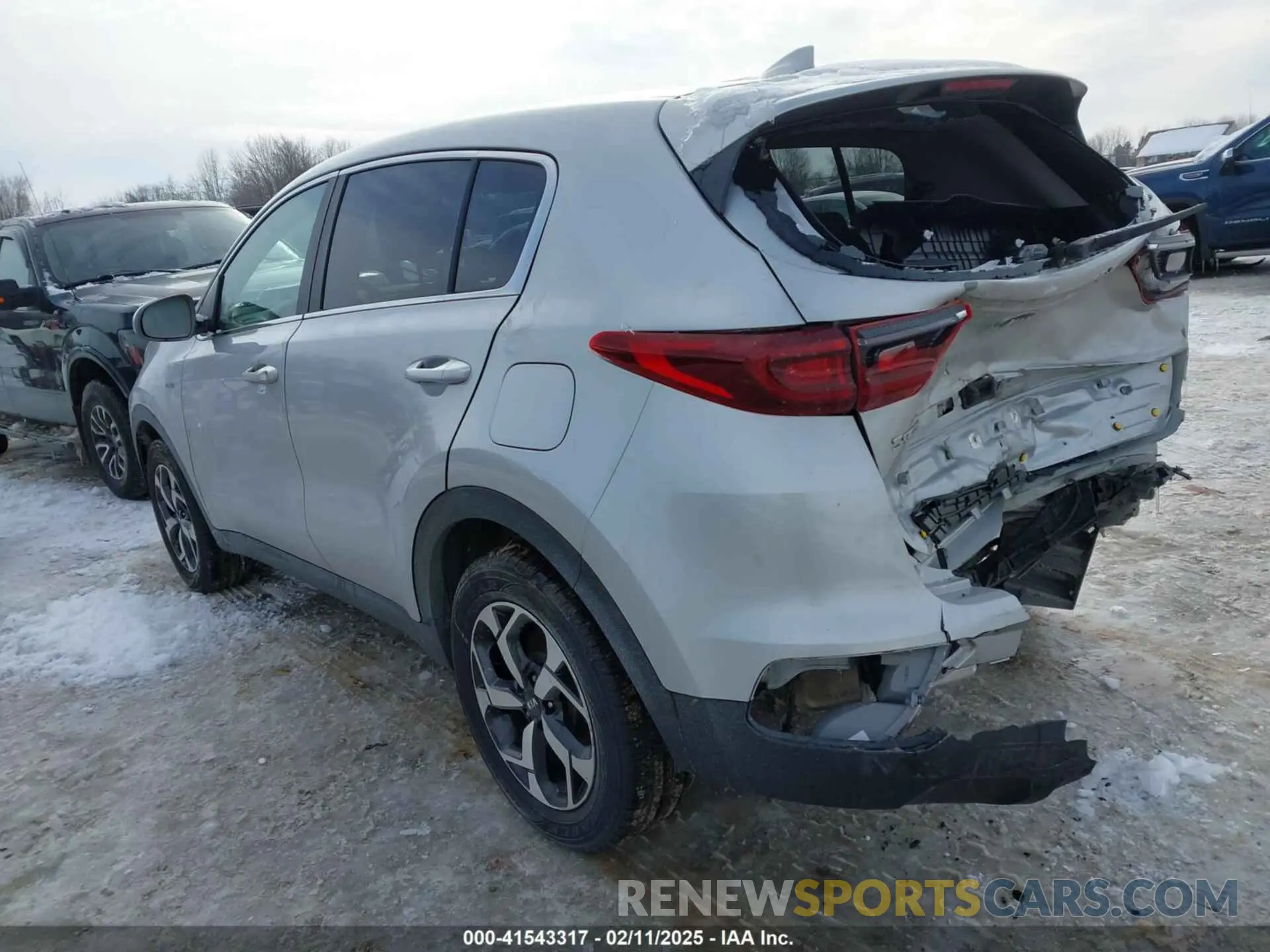 3 fotografías del automóvil dañado KNDPMCAC2L7826907 KIA SPORTAGE 2020