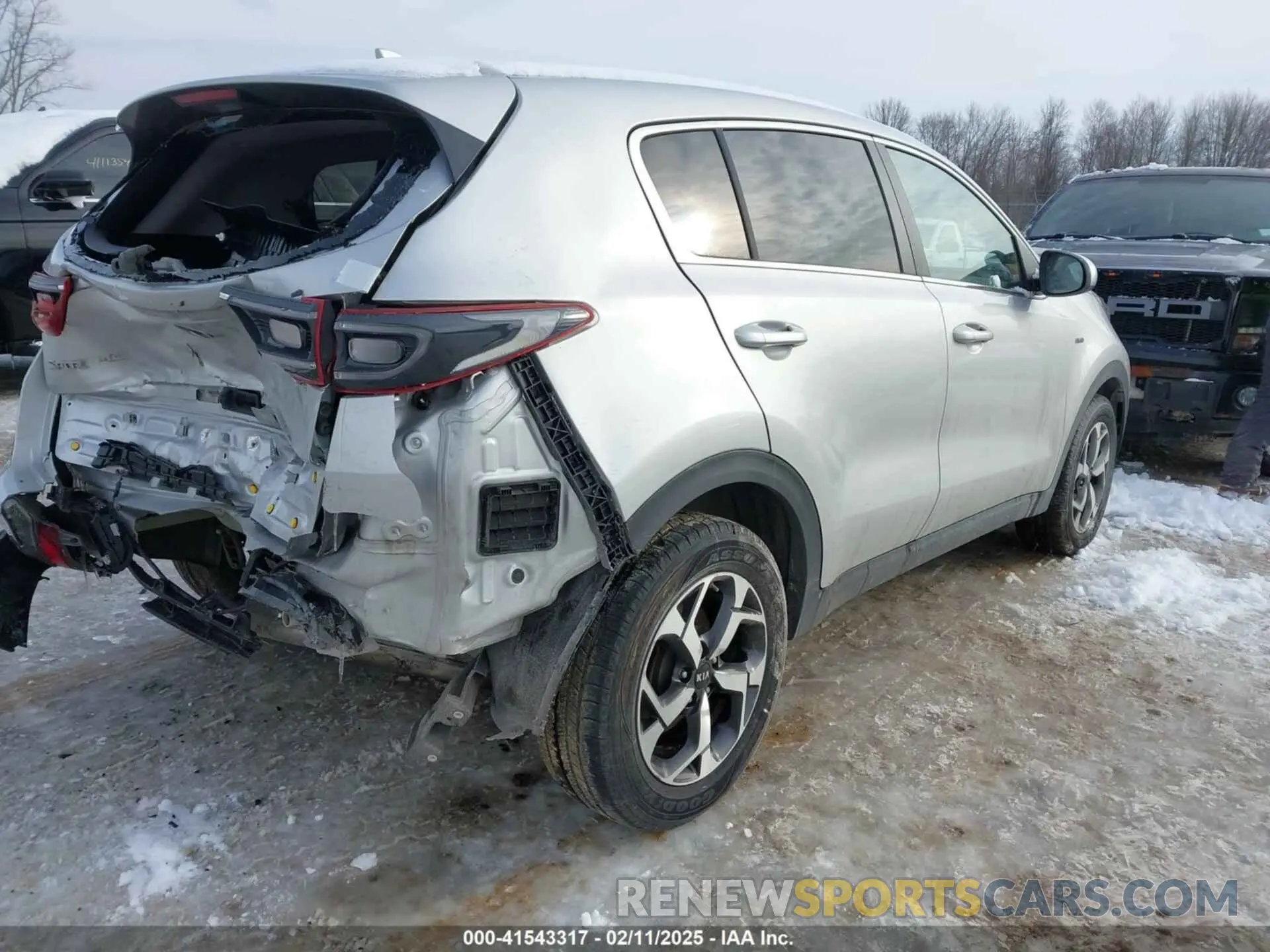 4 fotografías del automóvil dañado KNDPMCAC2L7826907 KIA SPORTAGE 2020