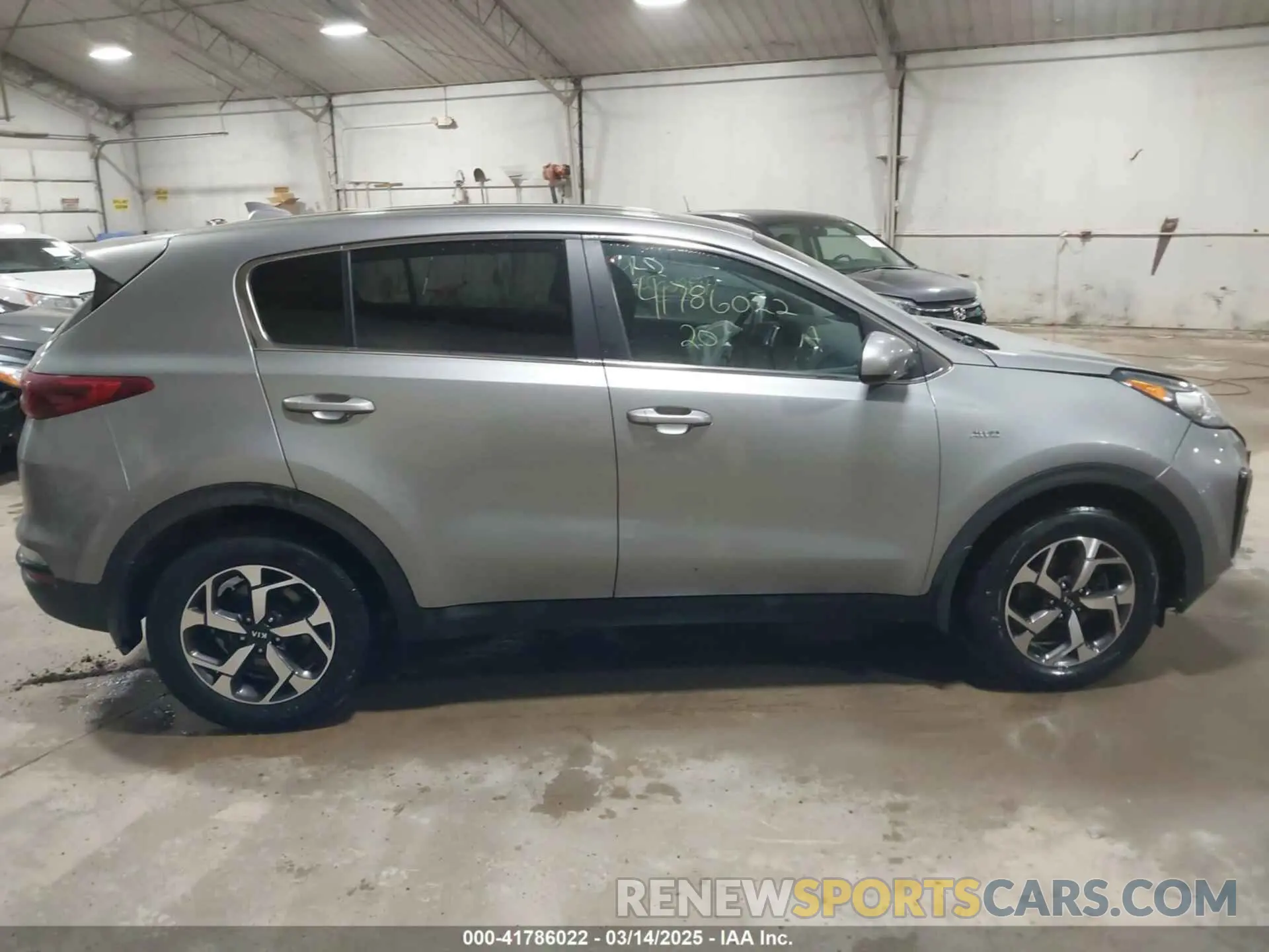 13 fotografías del automóvil dañado KNDPMCAC3L7706016 KIA SPORTAGE 2020