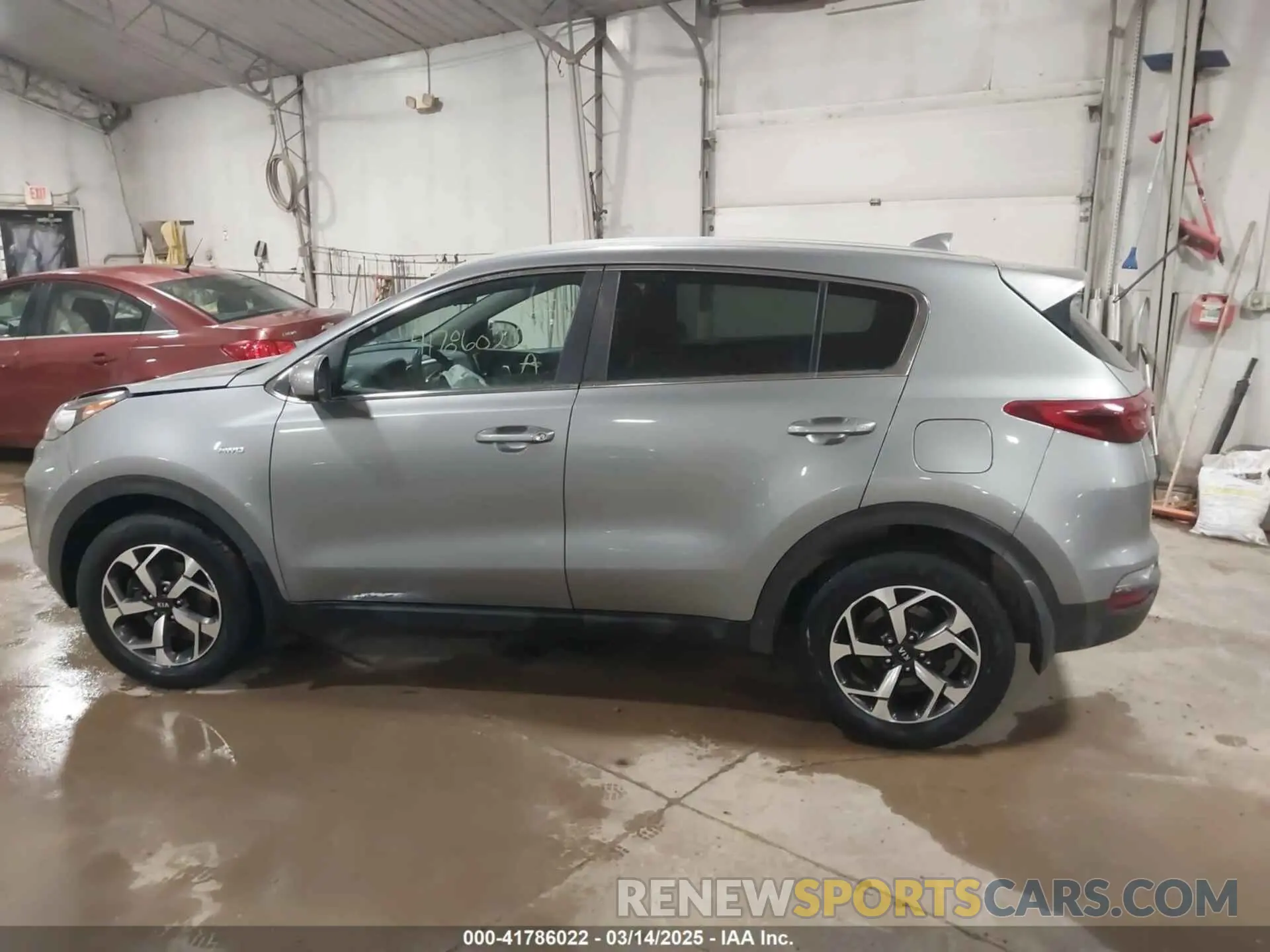14 fotografías del automóvil dañado KNDPMCAC3L7706016 KIA SPORTAGE 2020