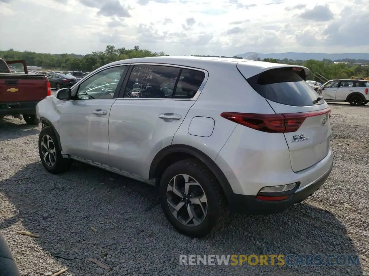 2 fotografías del automóvil dañado KNDPMCAC3L7752445 KIA SPORTAGE 2020