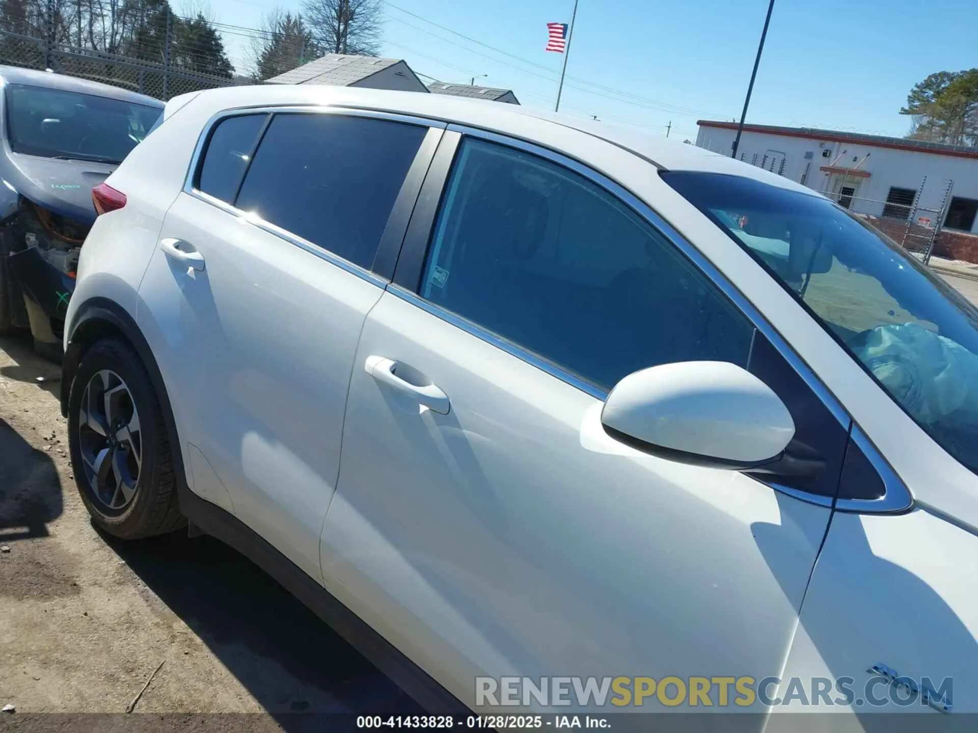 13 fotografías del automóvil dañado KNDPMCAC4L7792355 KIA SPORTAGE 2020