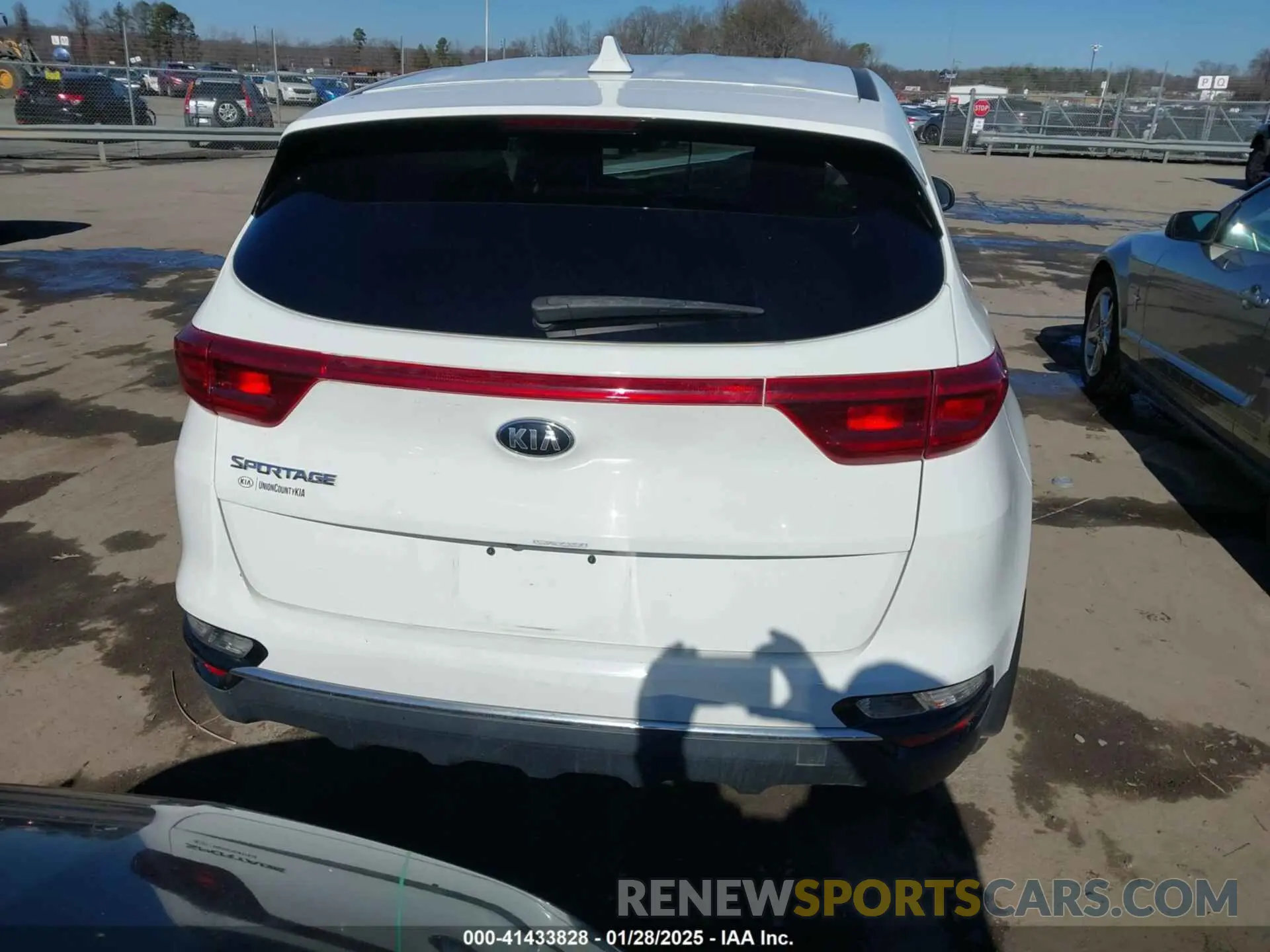 16 fotografías del automóvil dañado KNDPMCAC4L7792355 KIA SPORTAGE 2020