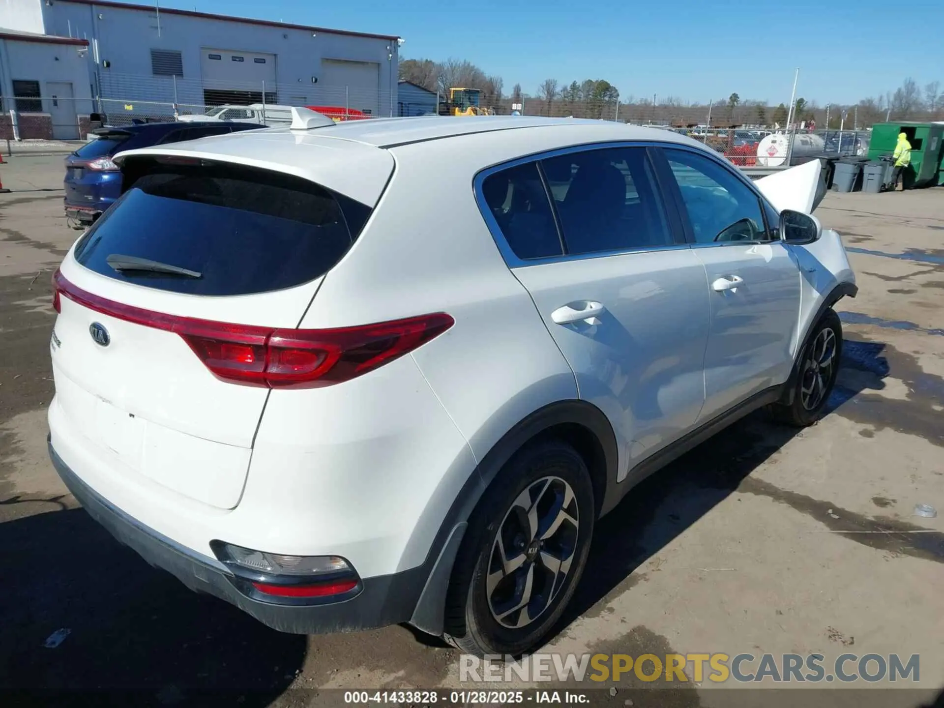 4 fotografías del automóvil dañado KNDPMCAC4L7792355 KIA SPORTAGE 2020