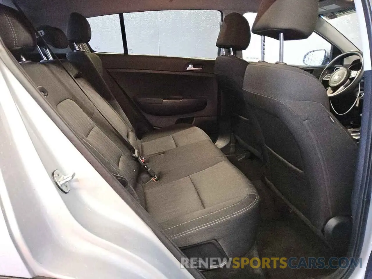 11 fotografías del automóvil dañado KNDPMCAC5L7661886 KIA SPORTAGE 2020
