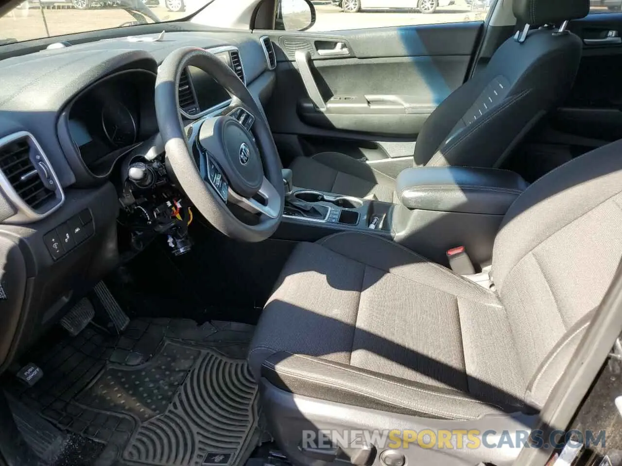 7 fotografías del automóvil dañado KNDPMCAC5L7671222 KIA SPORTAGE 2020