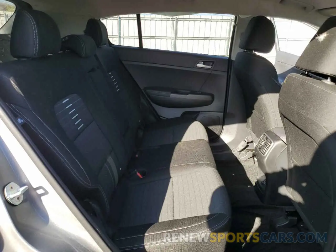 12 fotografías del automóvil dañado KNDPMCAC5L7753158 KIA SPORTAGE 2020