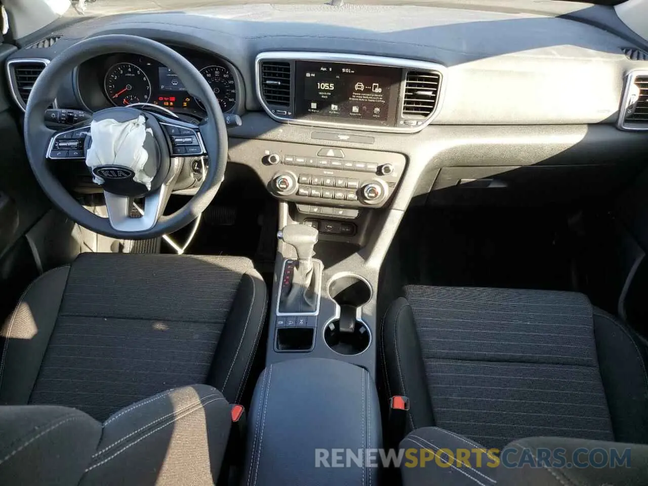 8 fotografías del automóvil dañado KNDPMCAC5L7753158 KIA SPORTAGE 2020