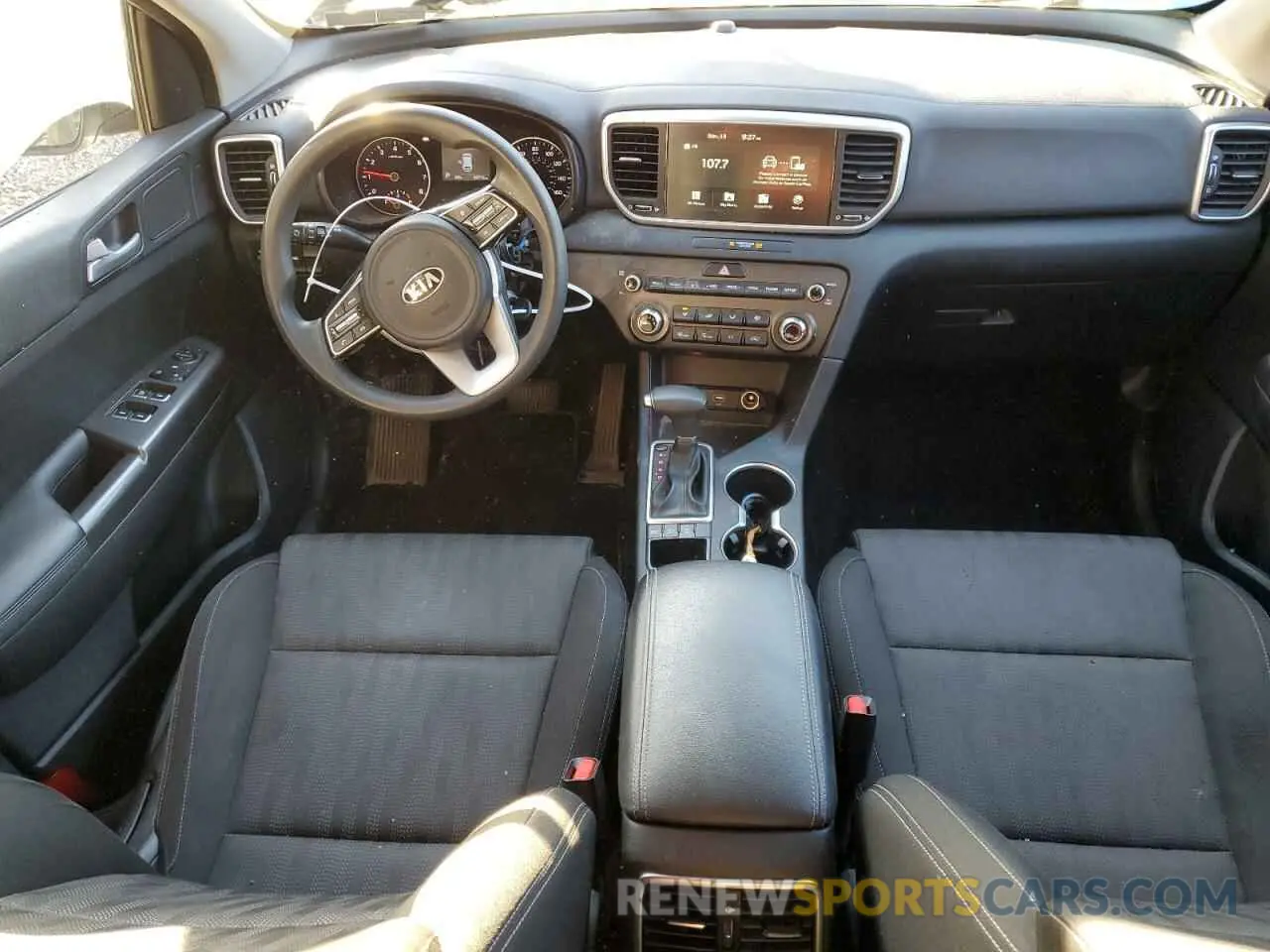 8 fotografías del automóvil dañado KNDPMCAC5L7815481 KIA SPORTAGE 2020