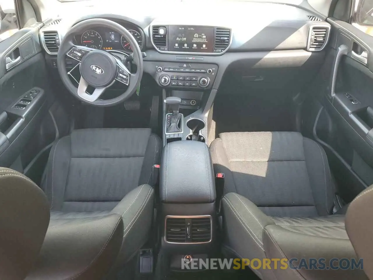 8 fotografías del automóvil dañado KNDPMCAC6L7672217 KIA SPORTAGE 2020