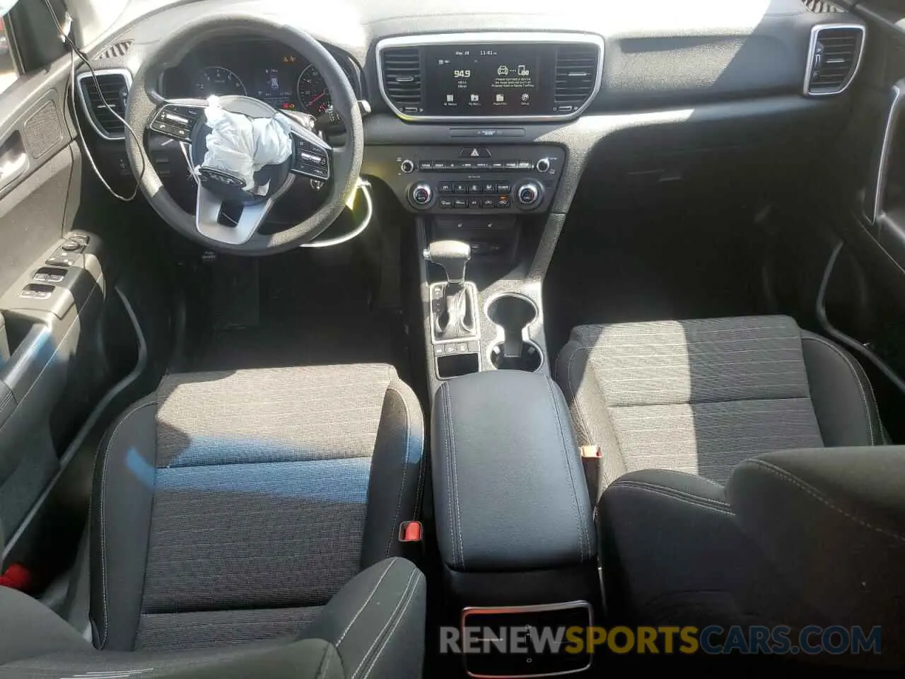 8 fotografías del automóvil dañado KNDPMCAC6L7750849 KIA SPORTAGE 2020