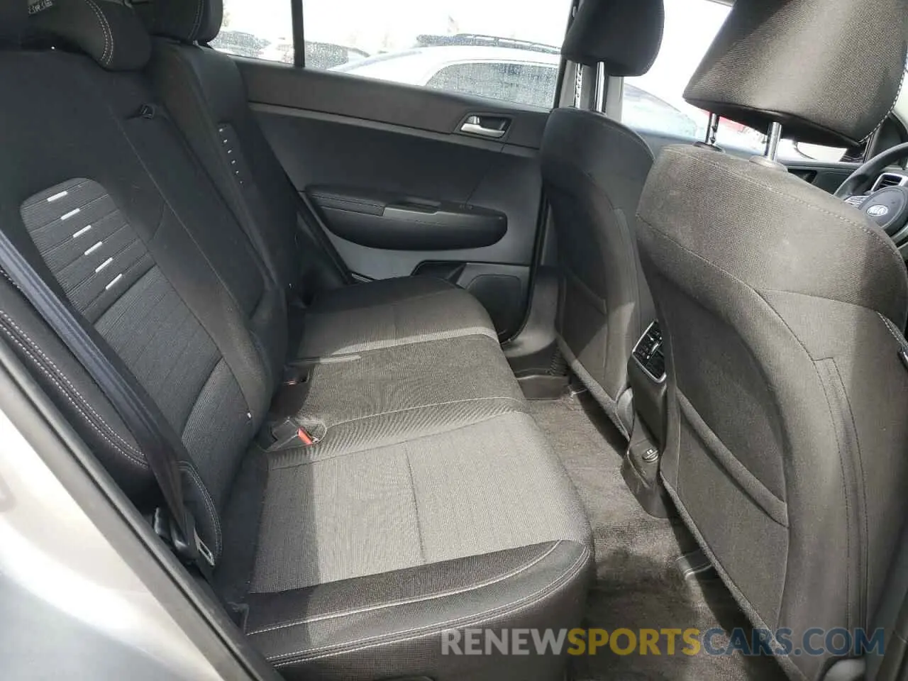 11 fotografías del automóvil dañado KNDPMCAC6L7758689 KIA SPORTAGE 2020