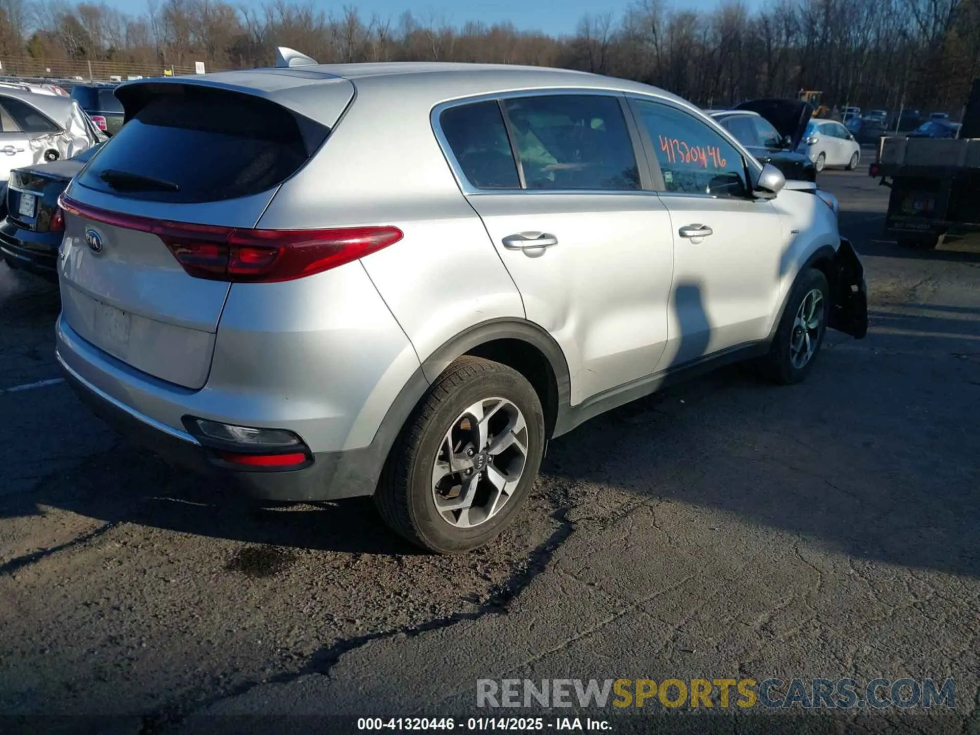 4 fotografías del automóvil dañado KNDPMCAC6L7789201 KIA SPORTAGE 2020