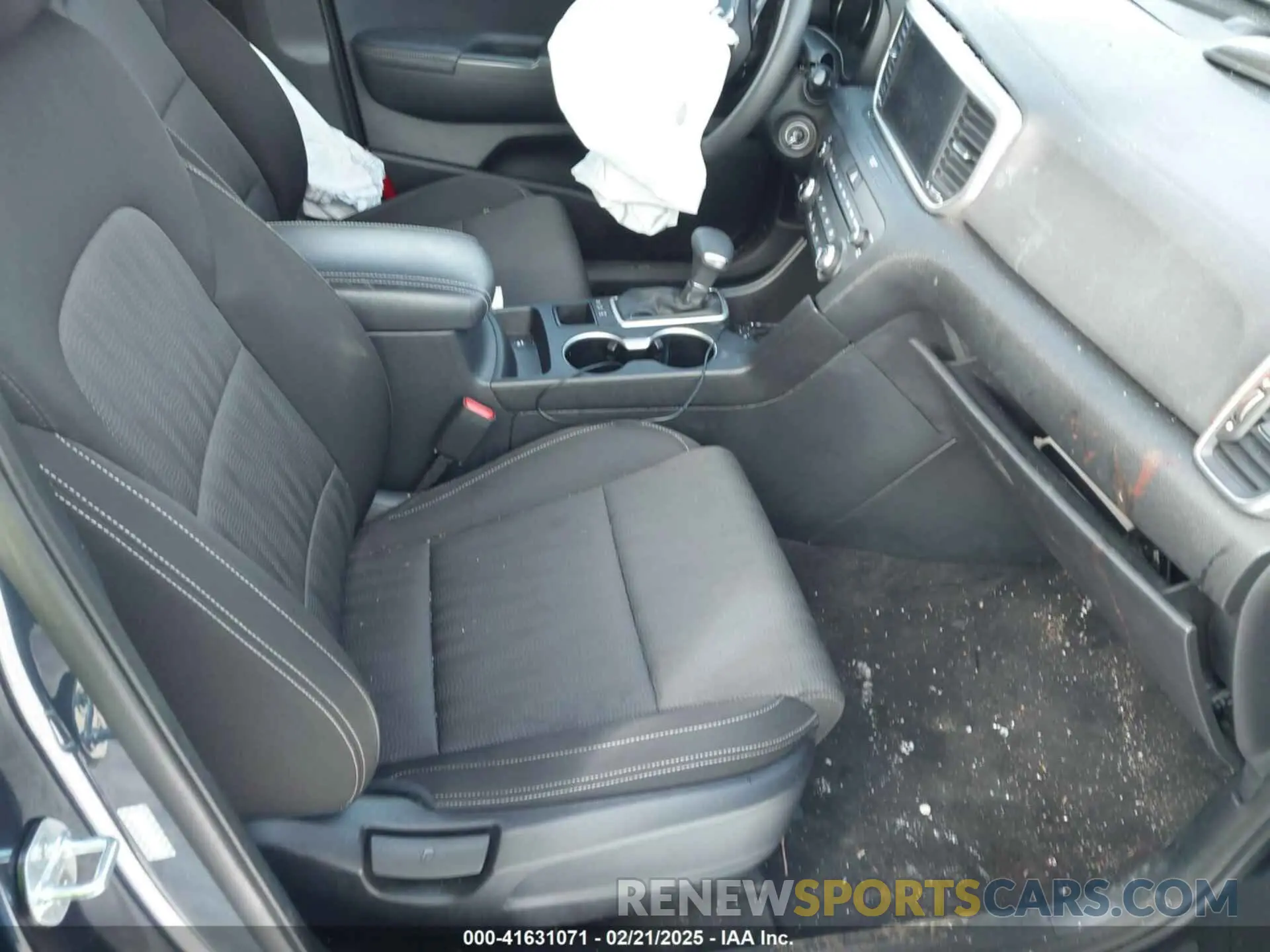 5 fotografías del automóvil dañado KNDPMCAC7L7835859 KIA SPORTAGE 2020