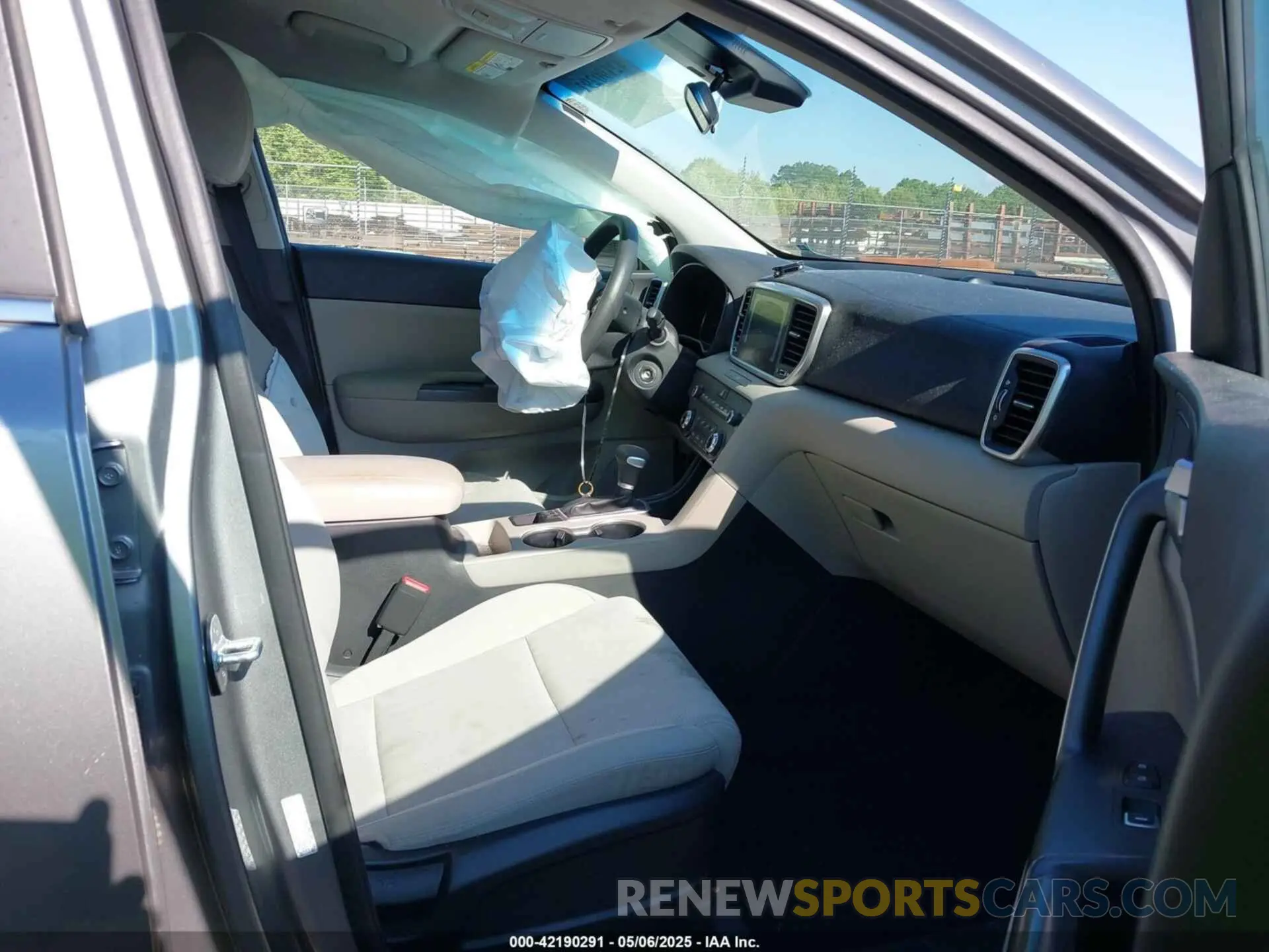 5 fotografías del automóvil dañado KNDPMCAC8L7628865 KIA SPORTAGE 2020