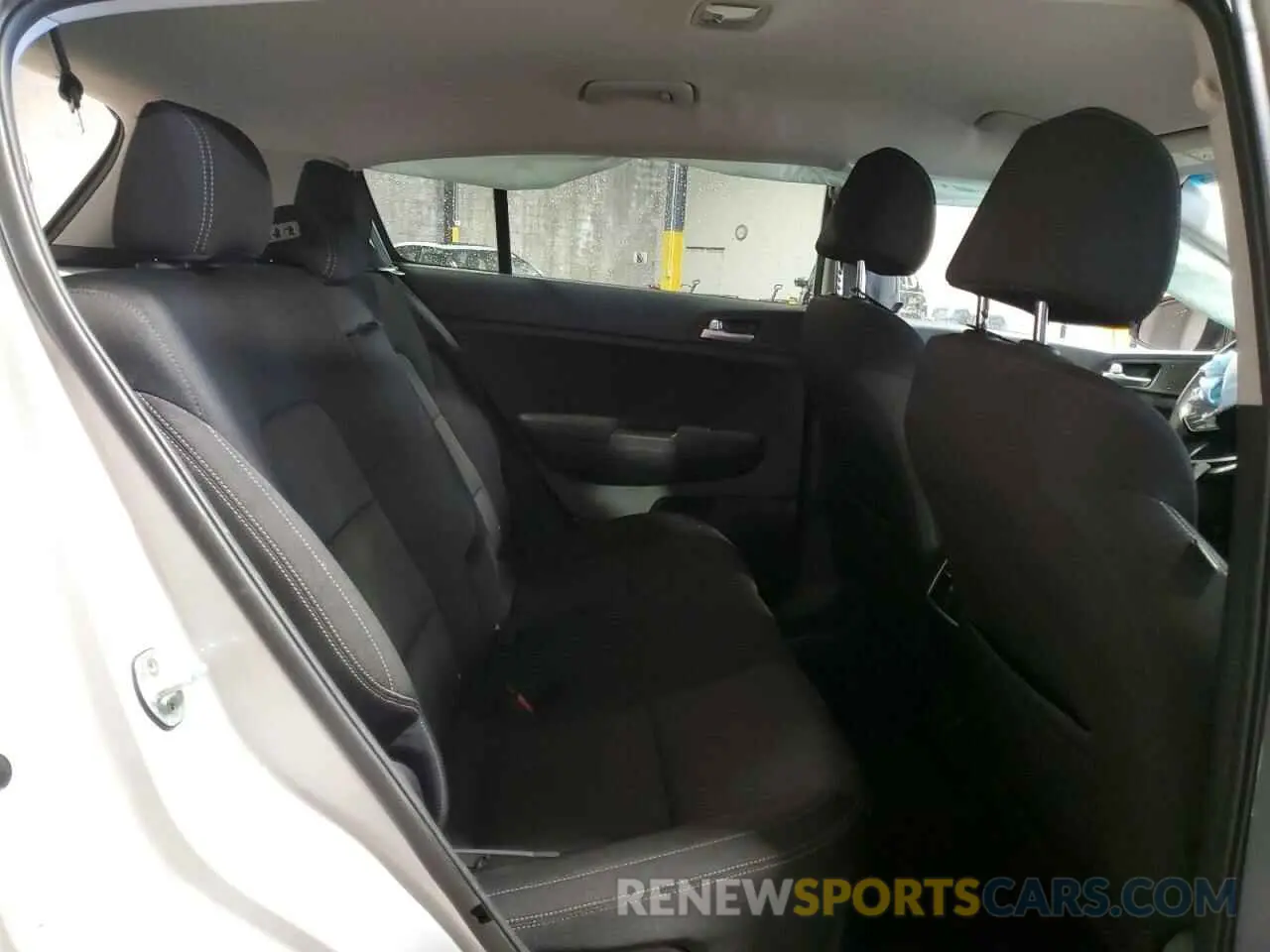 11 fotografías del automóvil dañado KNDPMCAC8L7661090 KIA SPORTAGE 2020