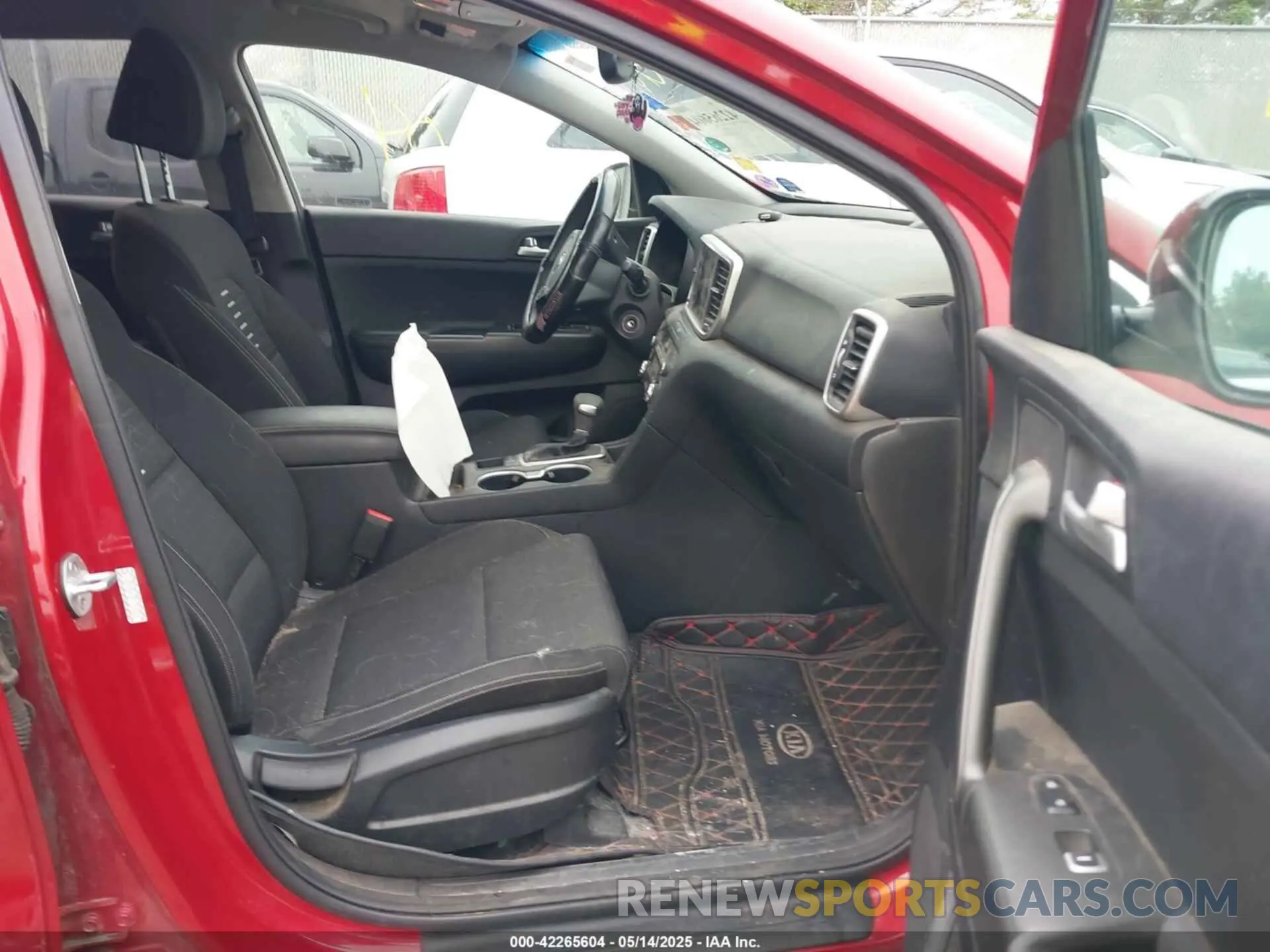5 fotografías del automóvil dañado KNDPMCAC8L7753378 KIA SPORTAGE 2020